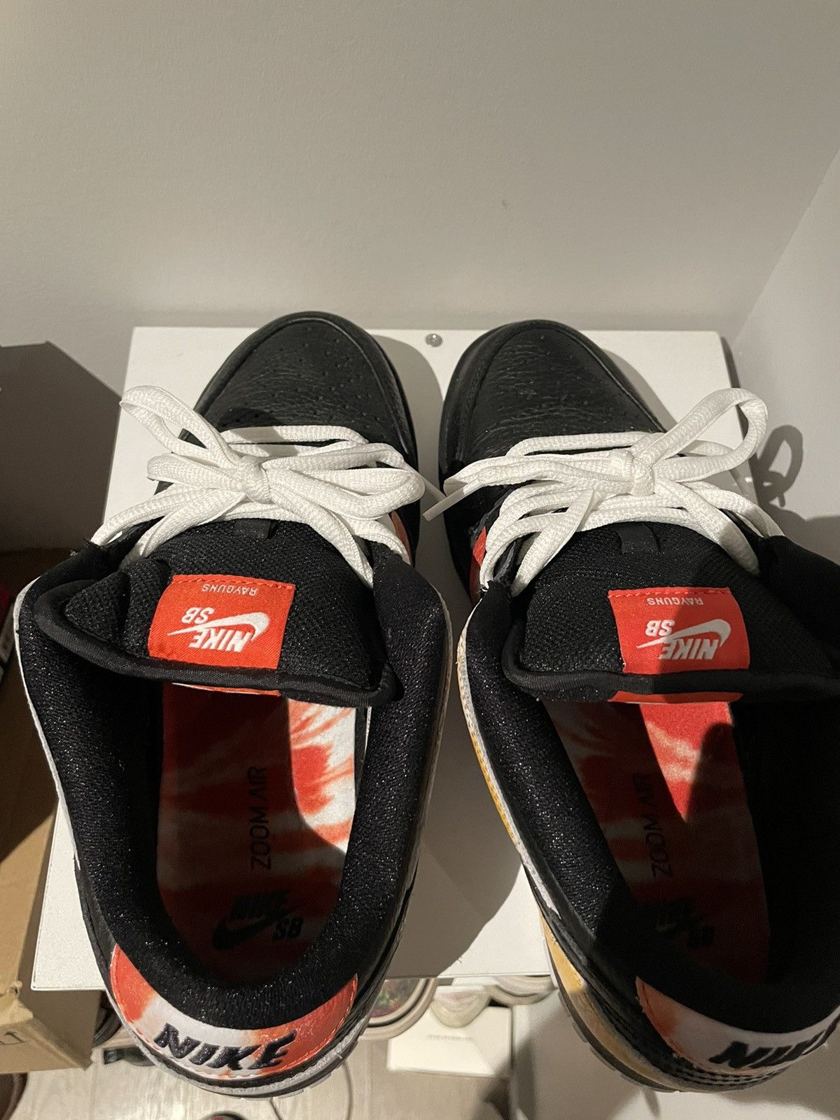 Nike SB Nike SB Dunk Low Raygun Sz 9 Size US 9 / EU 42 - 4 Thumbnail