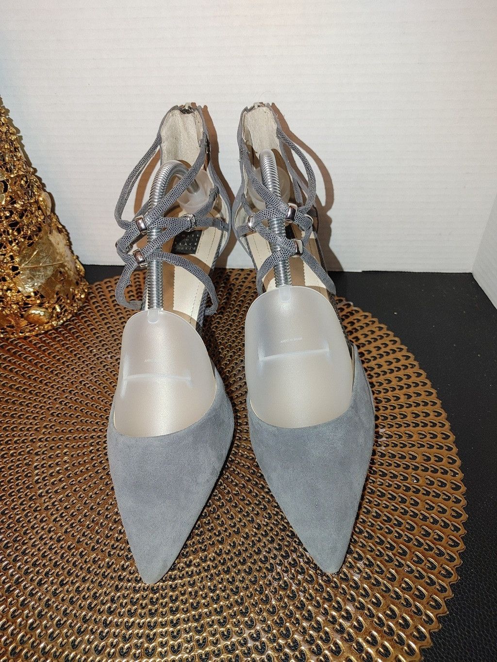 White House Black Market White House Black Market Suede Heels Size 10M Size US 10 / IT 40 - 2 Thumbnail