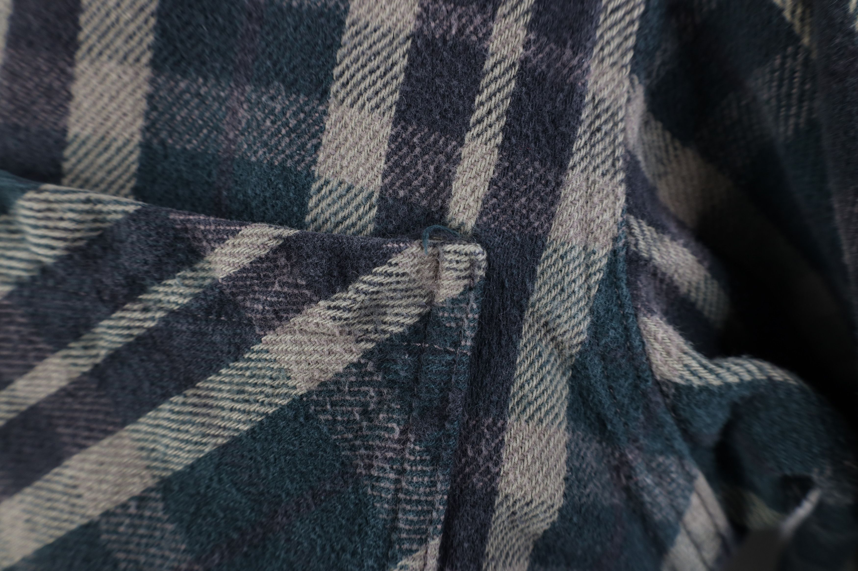Vintage Vintage 90s Streetwear Heavyweight Button Shirt Plaid Size US M / EU 48-50 / 2 - 5 Thumbnail