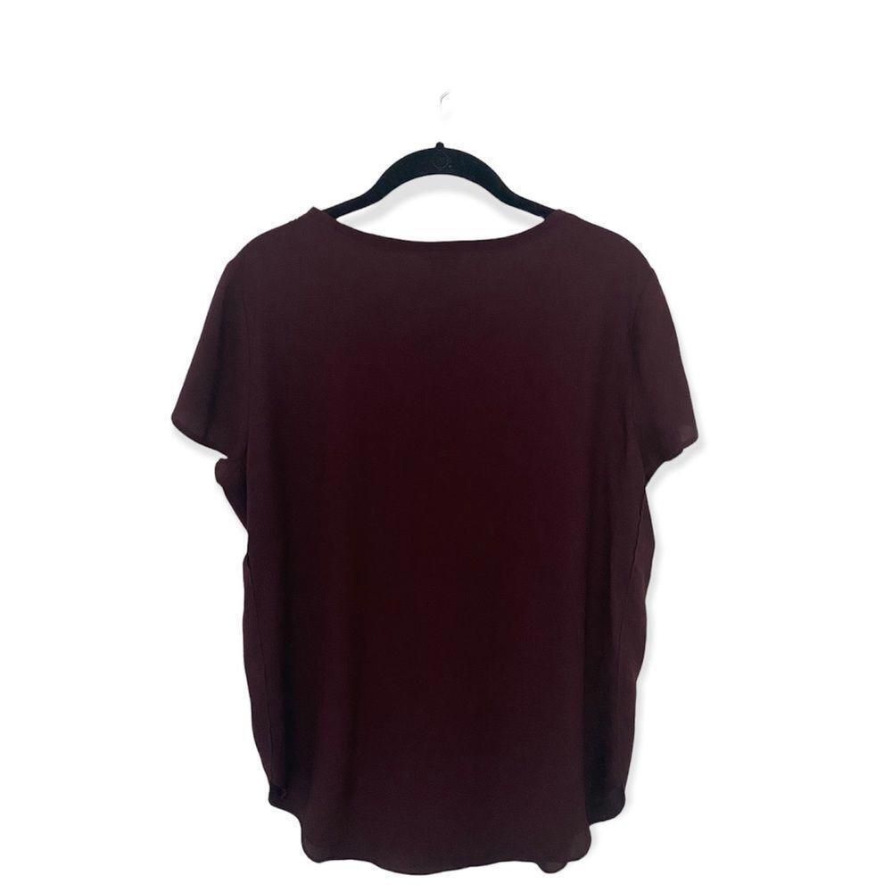 Ann Taylor Ann Taylor Maroon Short Sleeve Top w/ Stud Embellishments Si Size M / US 6-8 / IT 42-44 - 3 Thumbnail