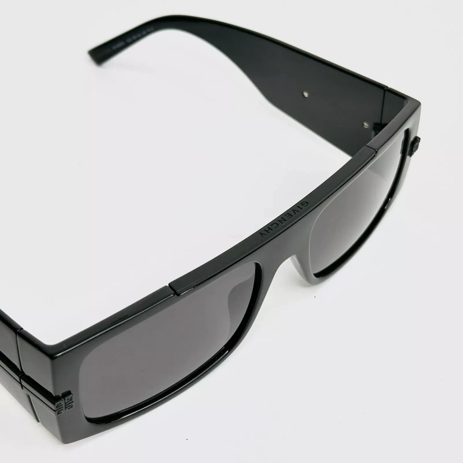 Givenchy GIVENCHY GV 4G BAR 40011 Black Square GV40011I Sunglasses Size ONE SIZE - 5 Thumbnail