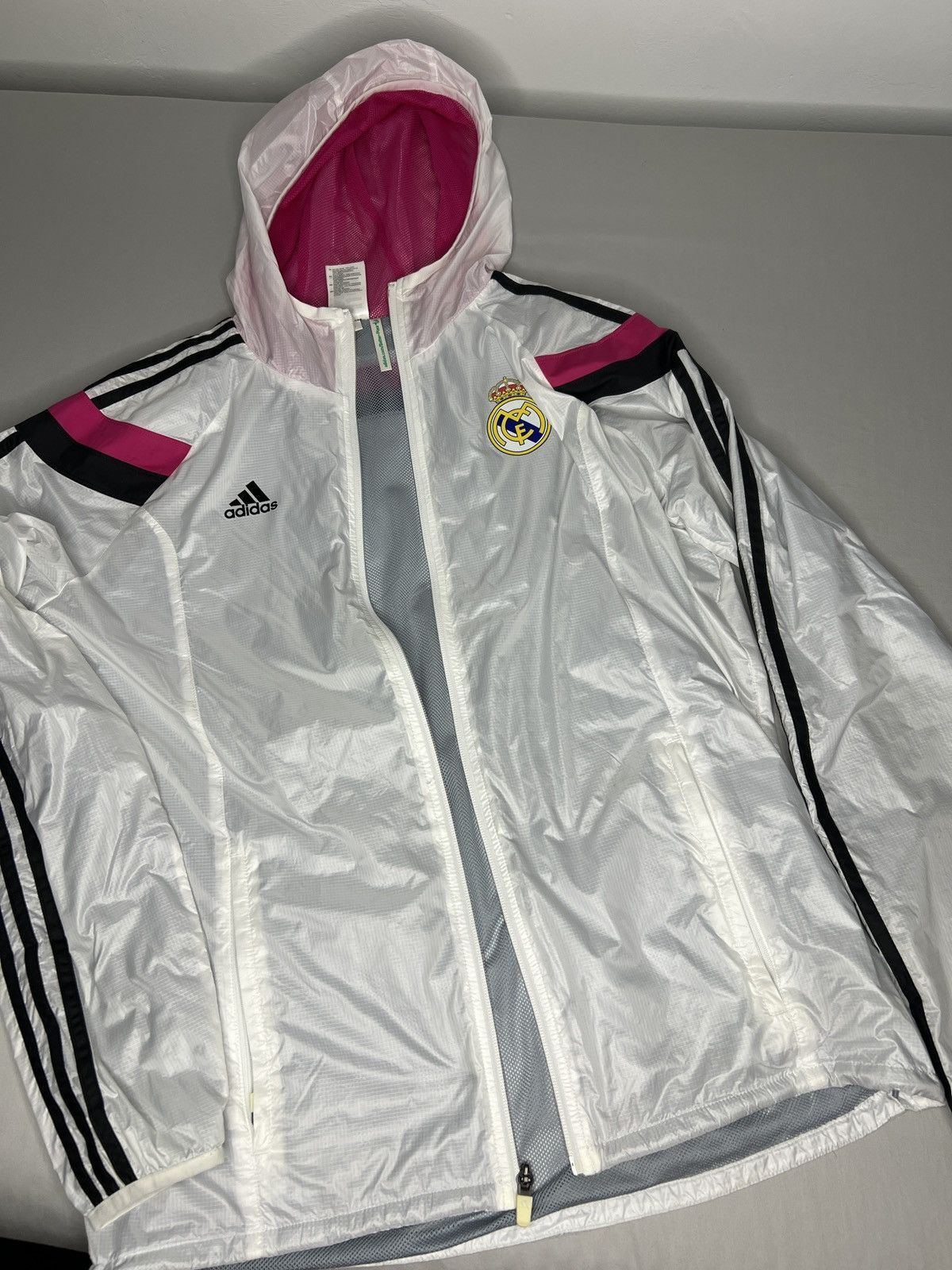 Adidas Rare Adidas Real Madrid Anthem Jacket White Pink Black M Size US M / EU 48-50 / 2 - 2 Thumbnail