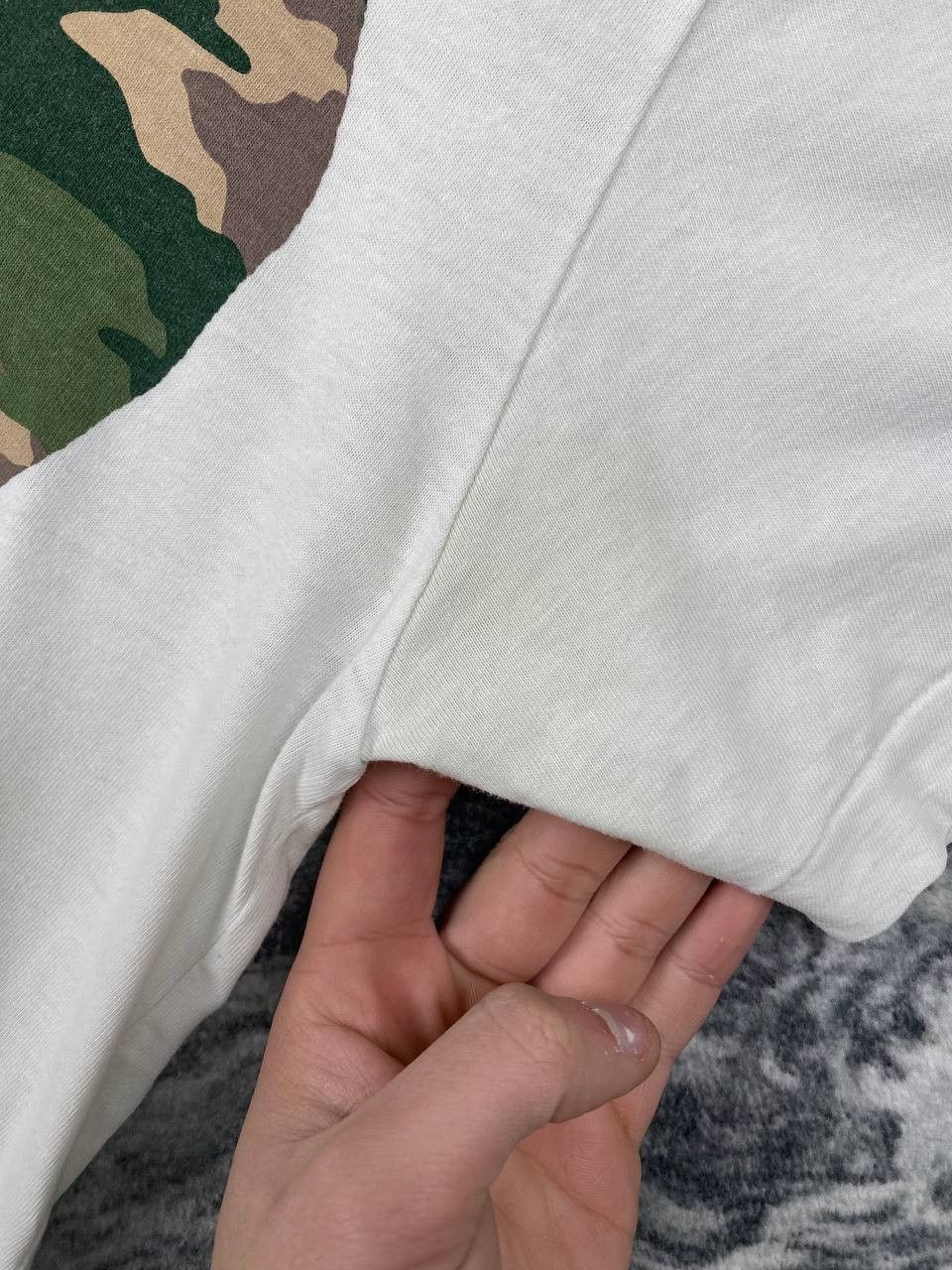 CDG by Comme des Garcons Comme Des Garçons Play Camo Heart T-Shirt Men Size XL White Size US XL / EU 56 / 4 - 5 Thumbnail