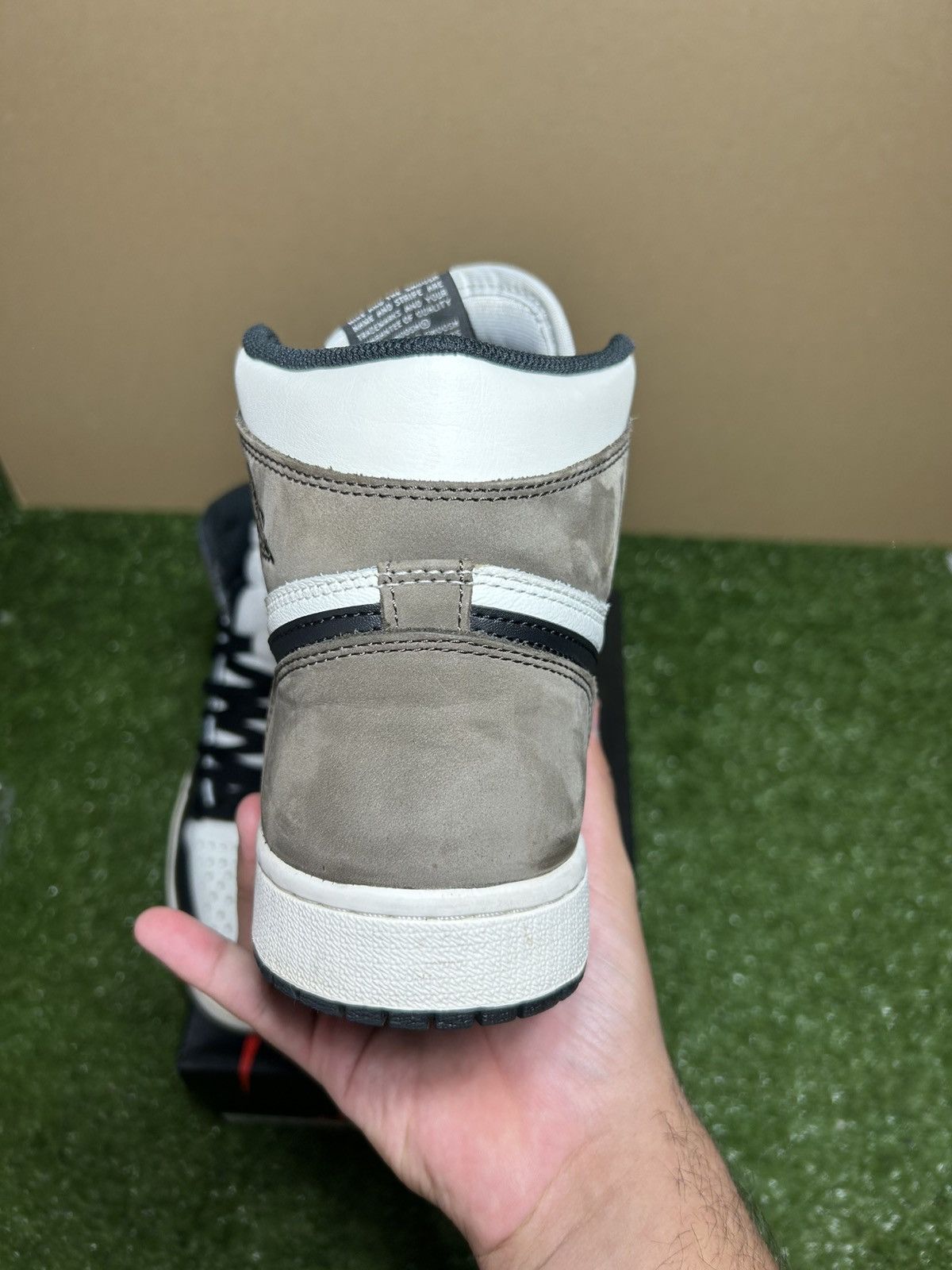 Jordan Brand Jordan 1 Mocha high 2020 Size US 9.5 / EU 42-43 - 3 Thumbnail