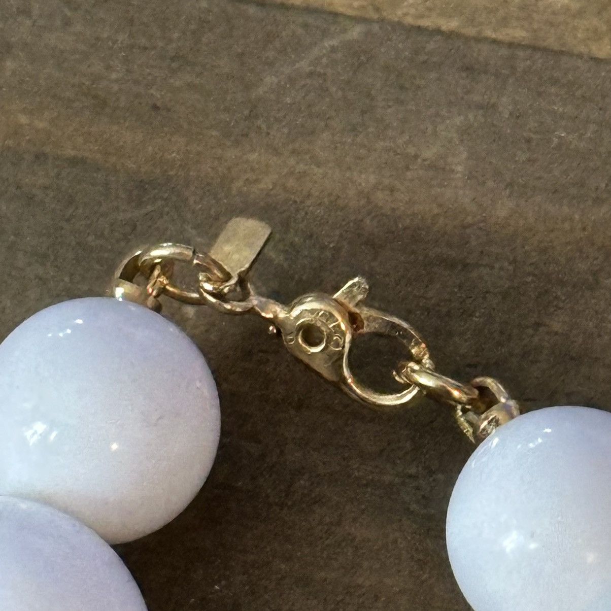 Monet Vintage Monet chunky white and gold bead necklace Size ONE SIZE - 4 Thumbnail