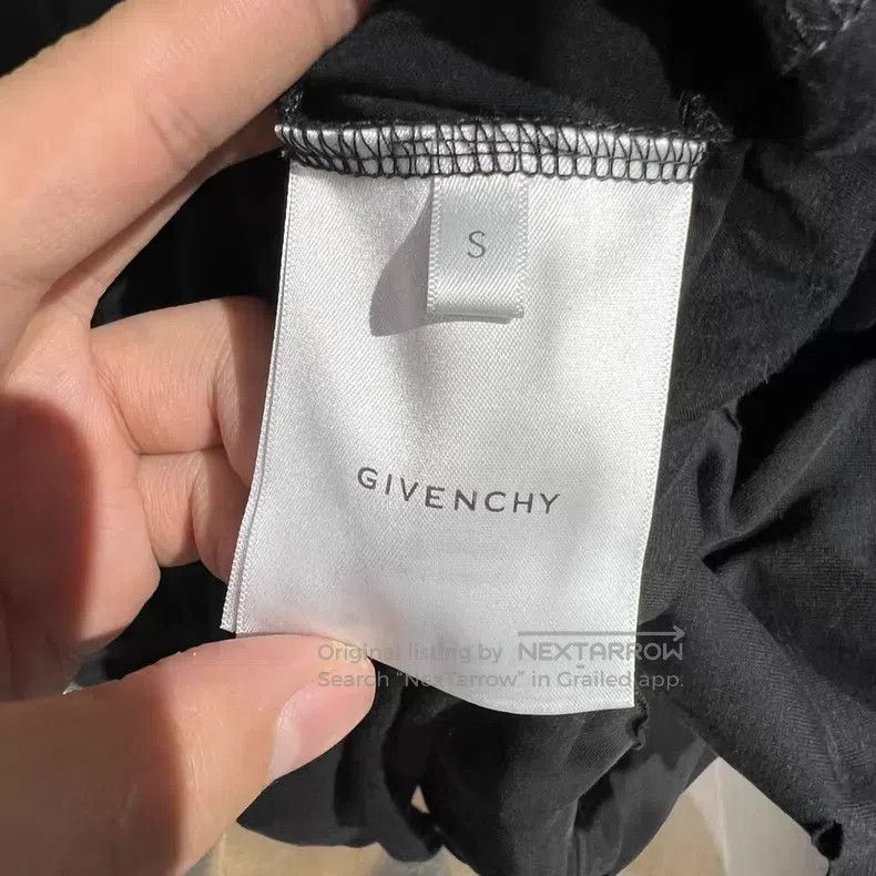 Givenchy Givenchy Fake Two-Piece Hole Destruction Letter Logo Print Size US S / EU 44-46 / 1 - 6 Thumbnail