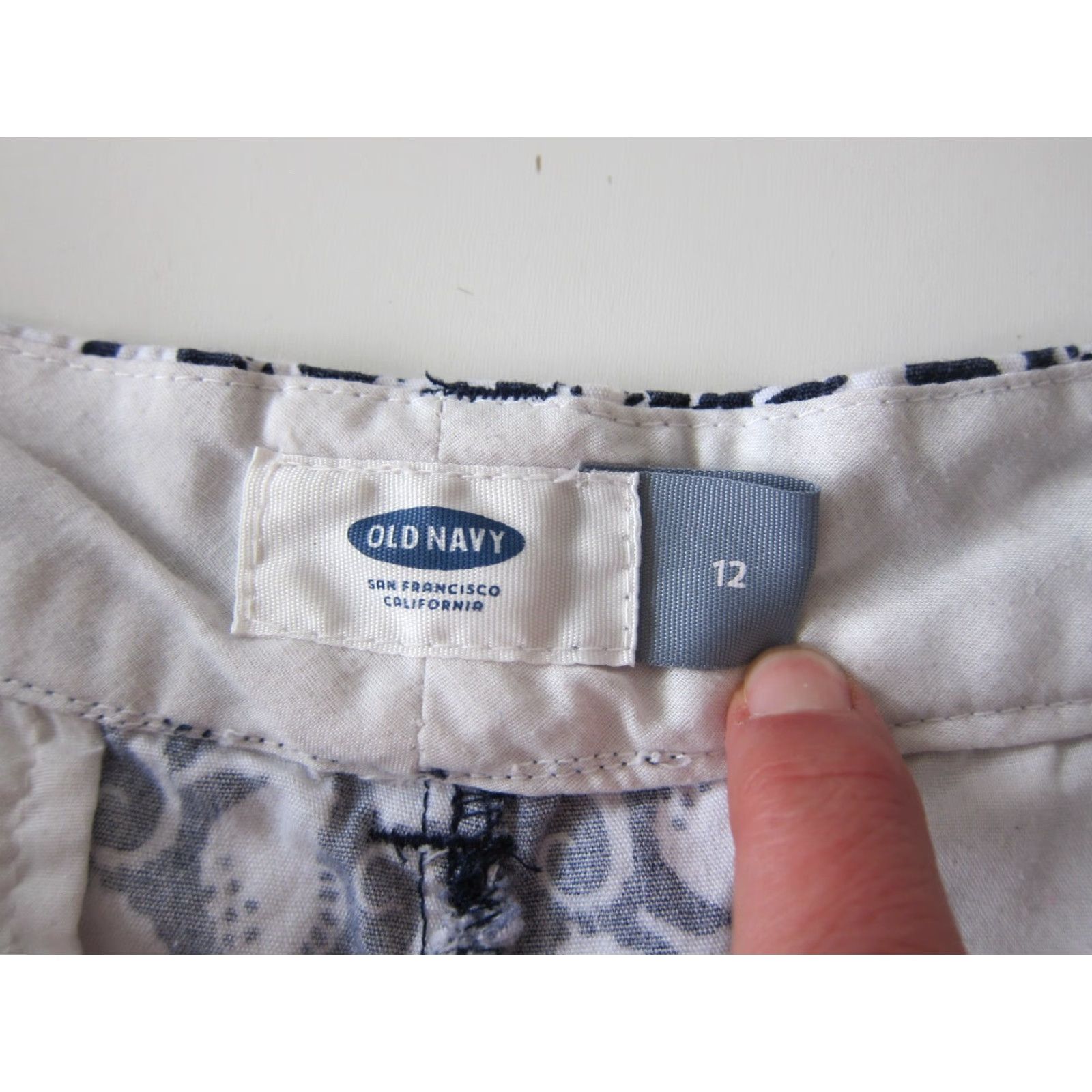 Old Navy Old Navy Women Short Chino Pocket Sea Horse Blue White 100% Cotton Size 12 Size 34" / US 12 / IT 48 - 4 Thumbnail
