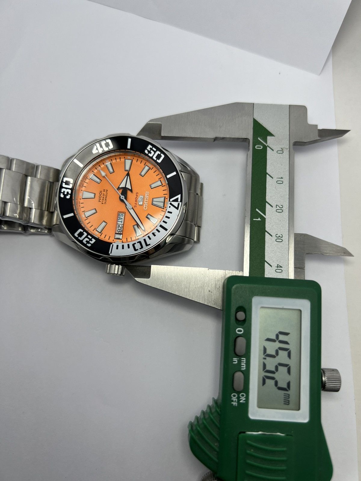 Seiko Seiko Sports Automatic Directional Bazel Day/Date Japan Size 44 - 6 Thumbnail