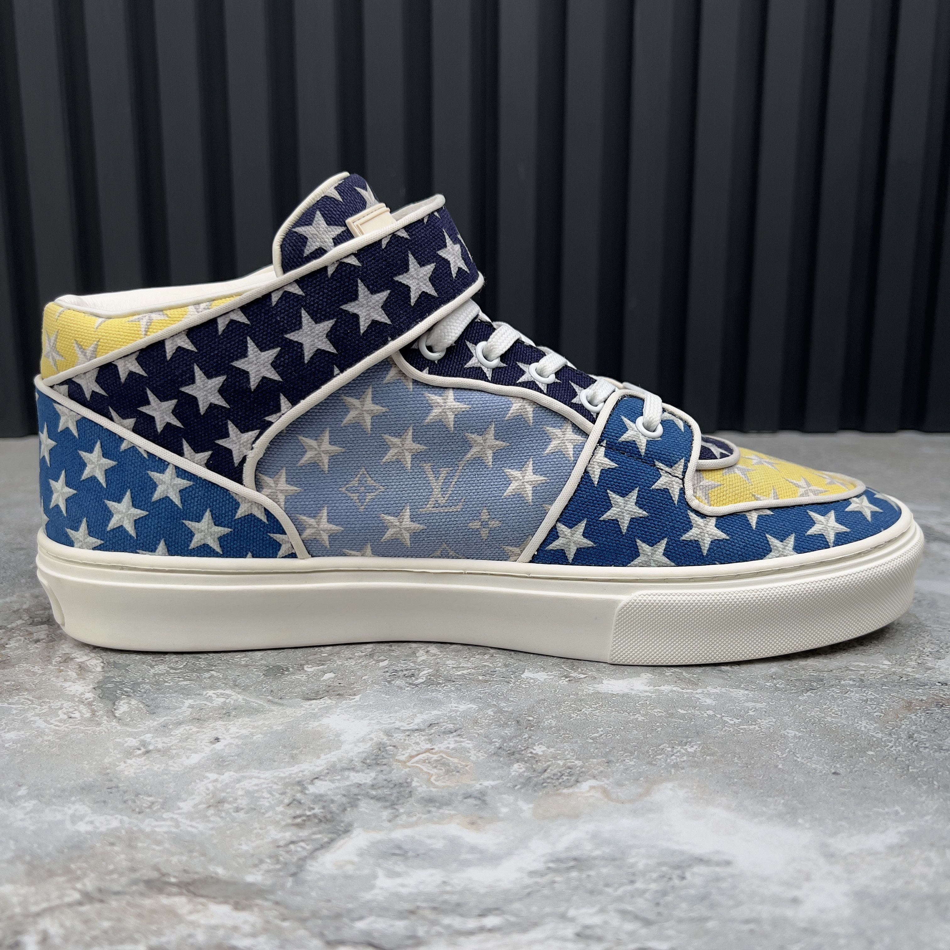 Louis Vuitton Louis Vuitton Acapulco Stars Monogram Sneaker Canvas Size US 8.5 / EU 41-42 - 7 Thumbnail