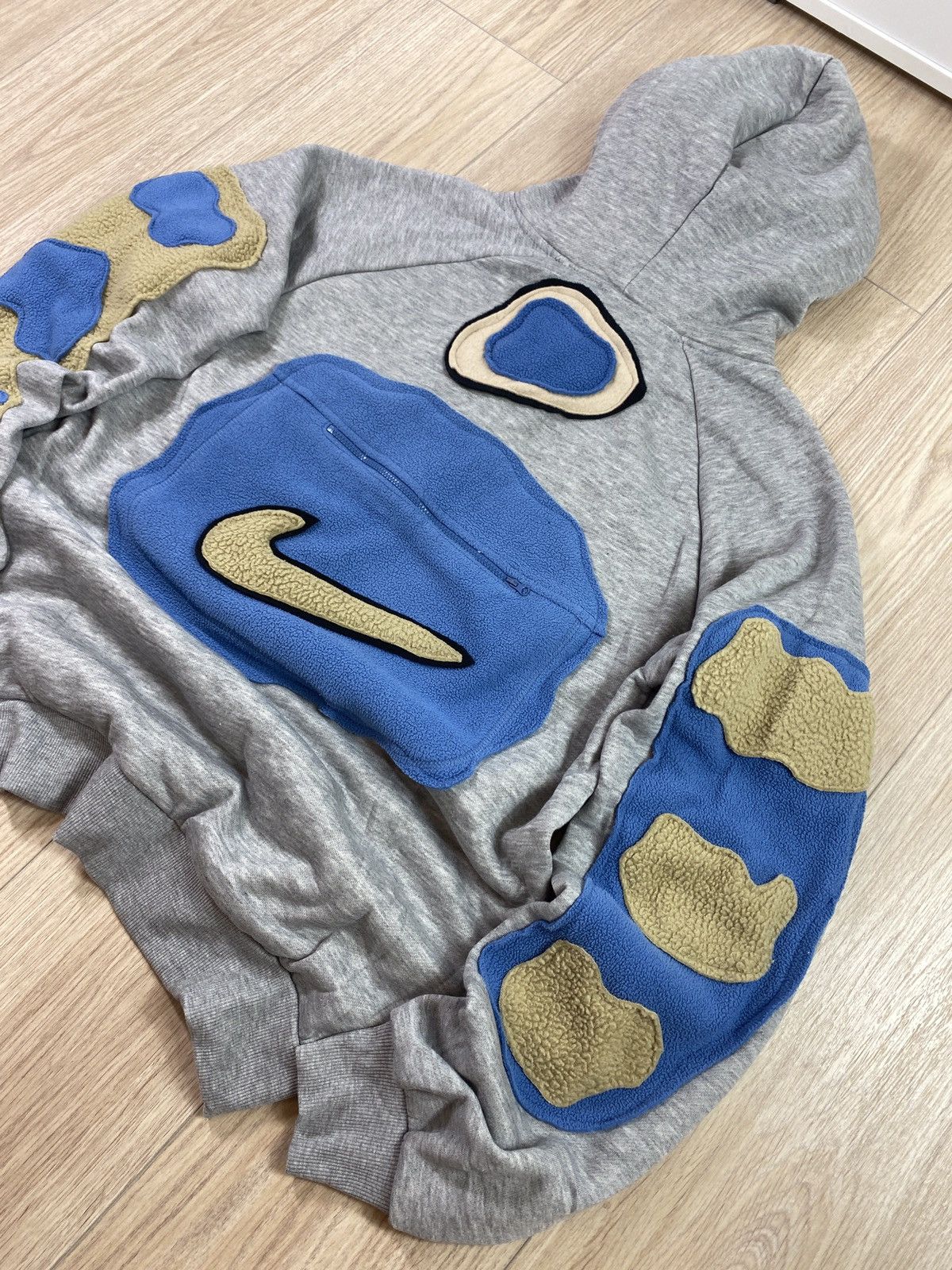 Nike × Vintage Vintage Nike Custom Skelet Center Swoosh Oversize Hoodie Y2K Size US L / EU 52-54 / 3 - 5 Thumbnail