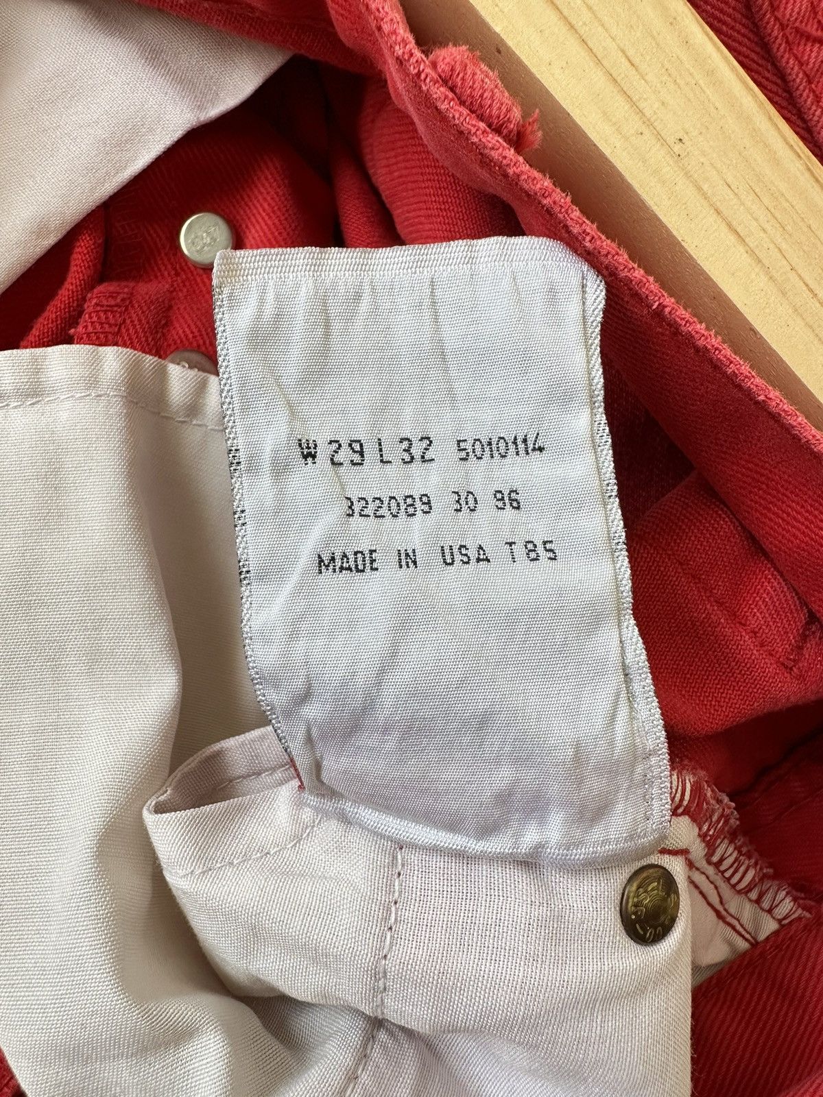 Levi's made in USA 🇺🇸 LEVIS 501 Vintage Red Denim Pants Size US 29 - 12 Thumbnail