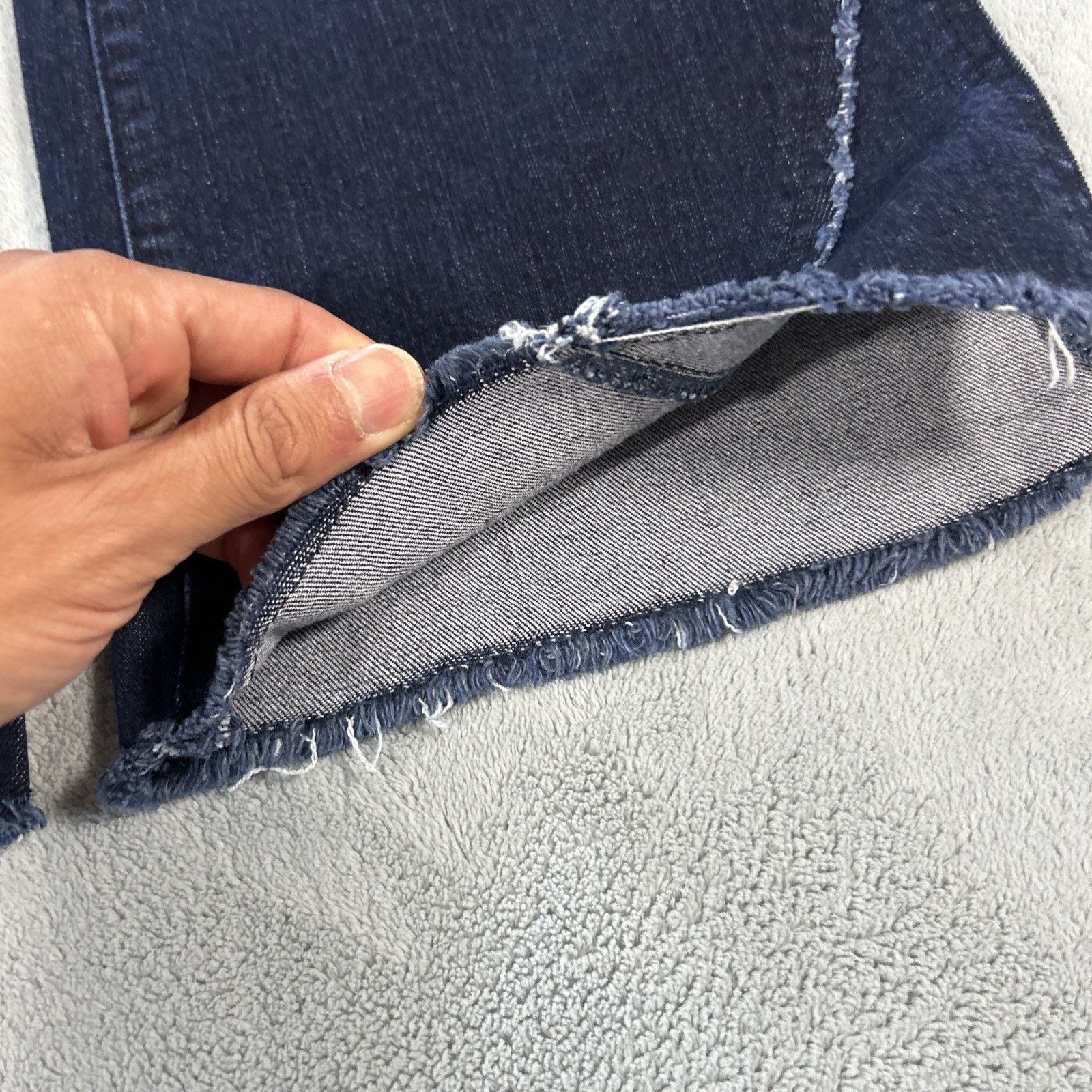 Levi's Democracy Technology Dojo Jeans Flare Sz 4p 28x26 Raw Hems Size 27" / US 4 / IT 40 - 3 Thumbnail