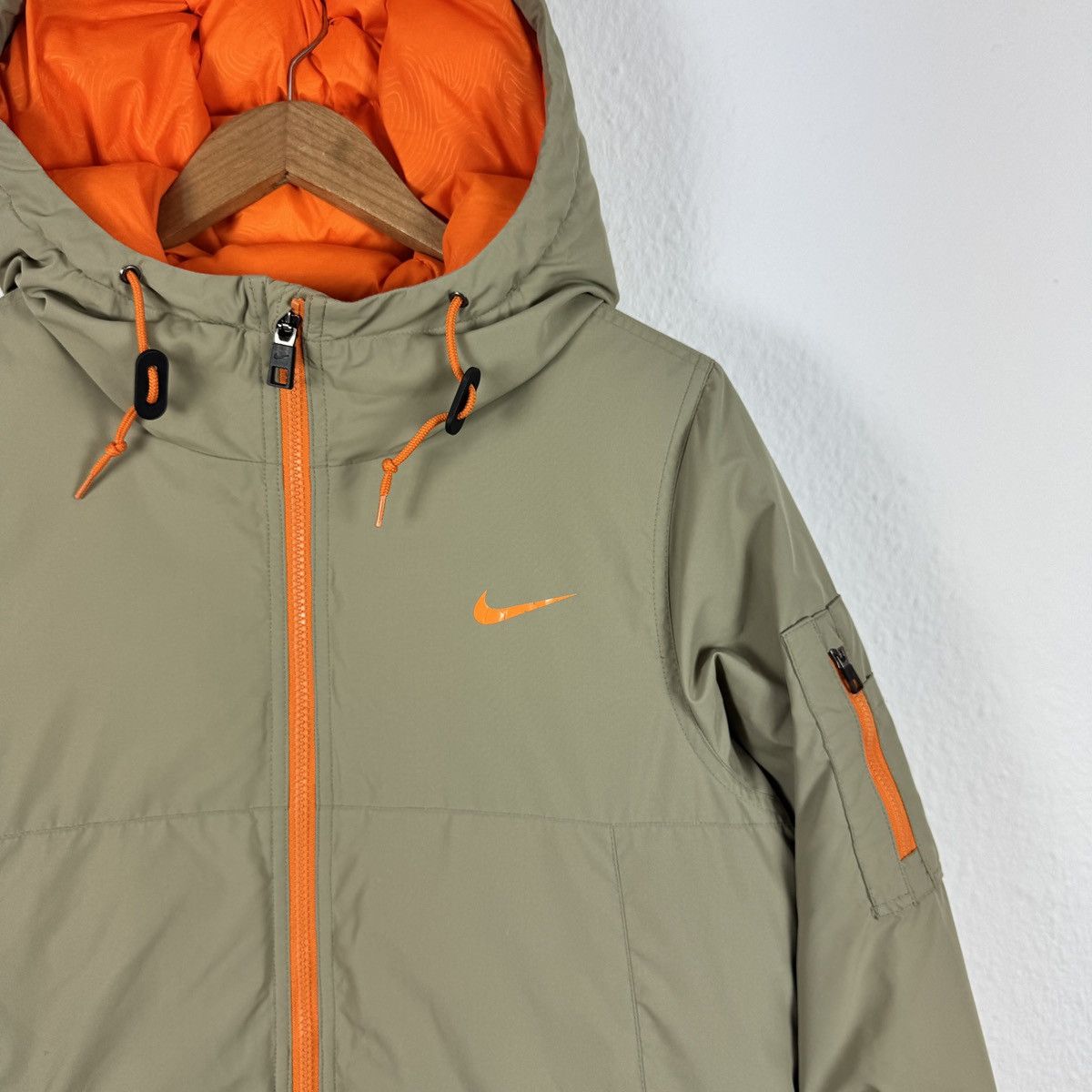 Nike Men’s Nike Nylon Puffer 550 Down Beige Hooded Jacket Size S Size US S / EU 44-46 / 1 - 5 Thumbnail