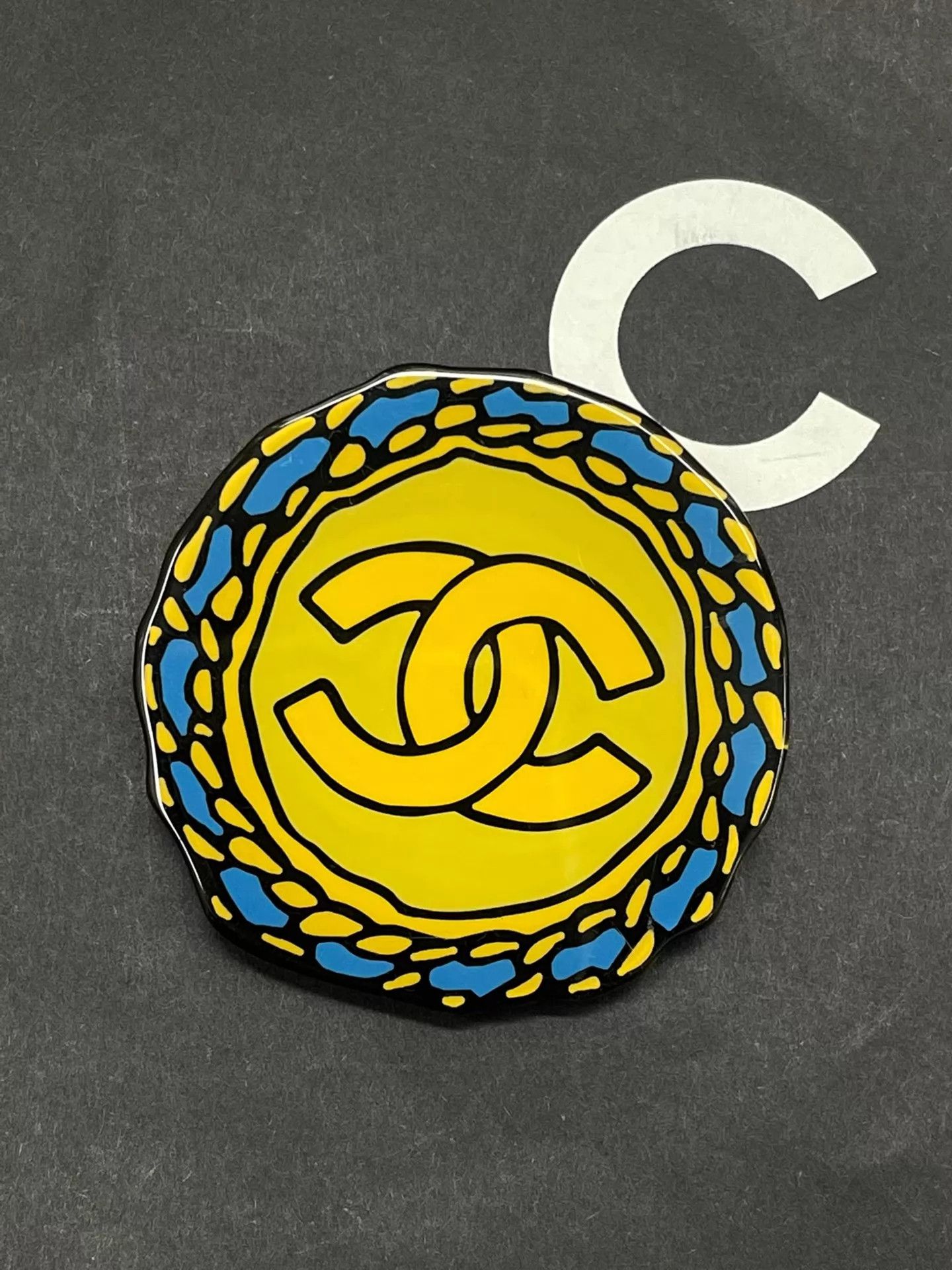 Chanel Chanel Yellow Double C Comic Graffiti Acrylic Sun Brooch Size ONE SIZE - 2 Thumbnail