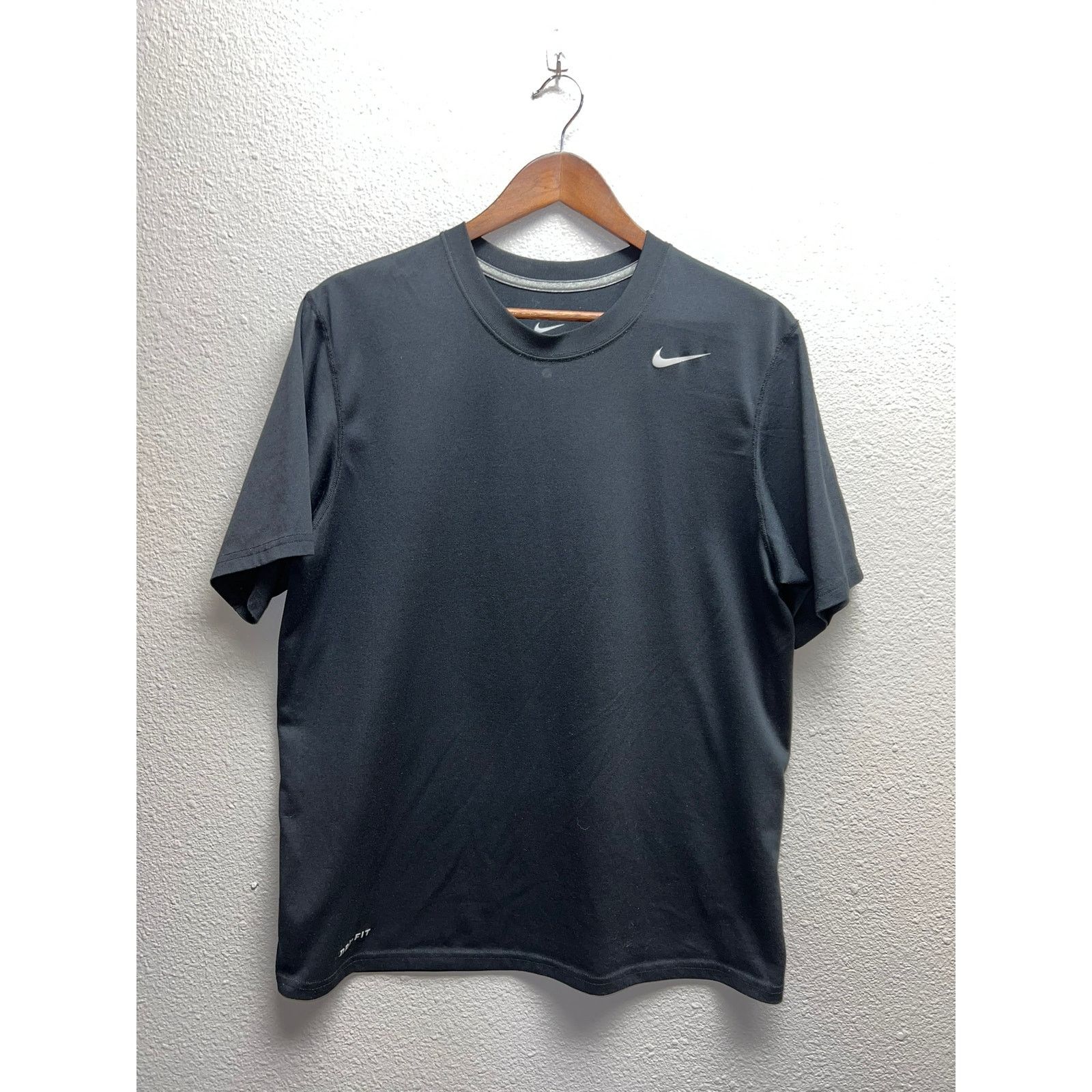 Nike Nike Dri Fit Black Shirt Mens Medium Activewear Active Top M Size US M / EU 48-50 / 2 - 1 Thumbnail