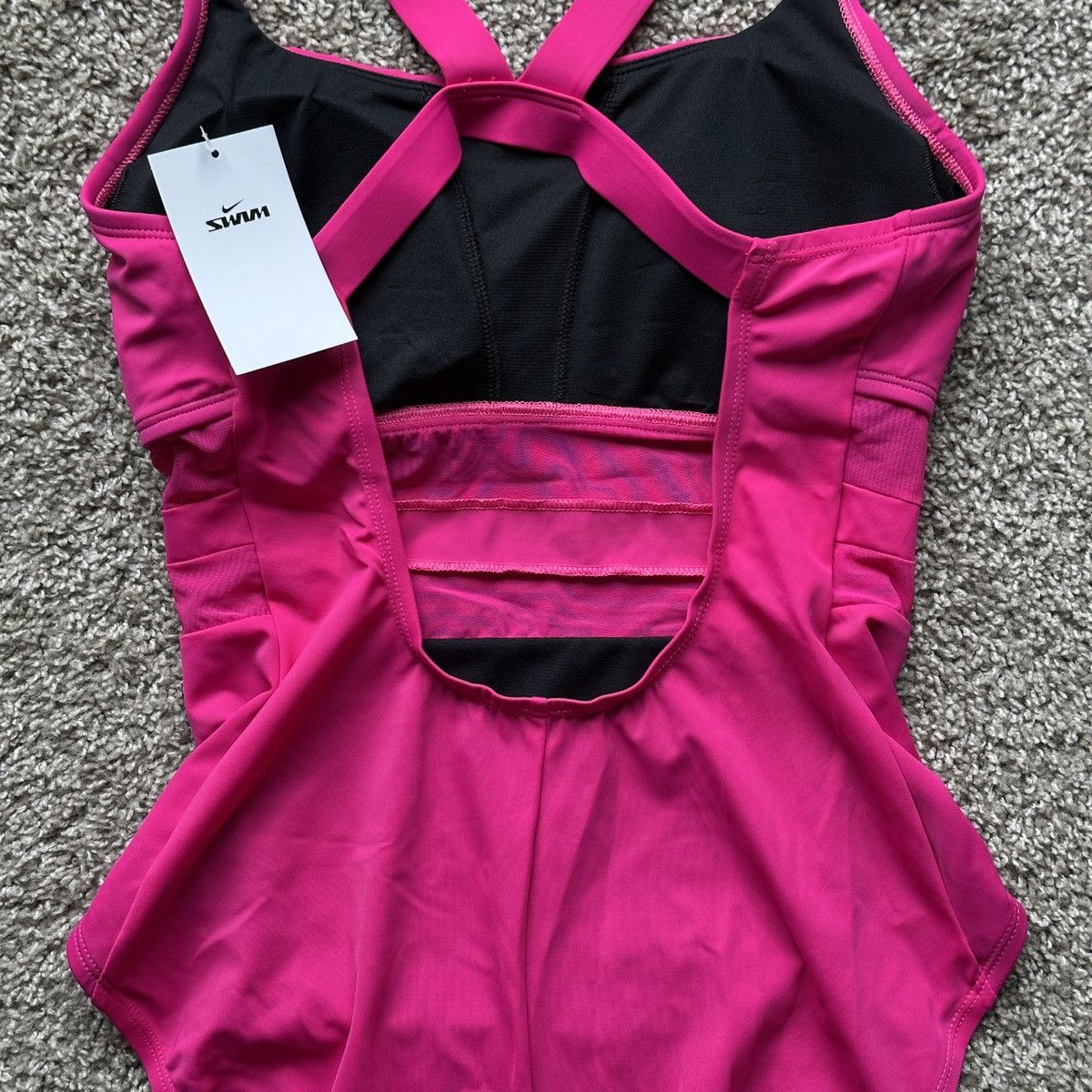 Nike NIKE WOMENS MESH PINK V BACK ONE PIECE SWIMSUIT XL WHITE NEW Size XL / US 12-14 / IT 48-50 - 8 Thumbnail