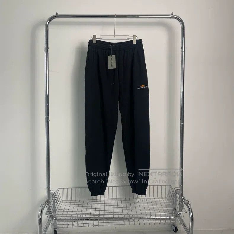 Balenciaga Balenciaga size XS Embroidered Tiger Year Logo Sweatpants Size US 27 - 1 Thumbnail