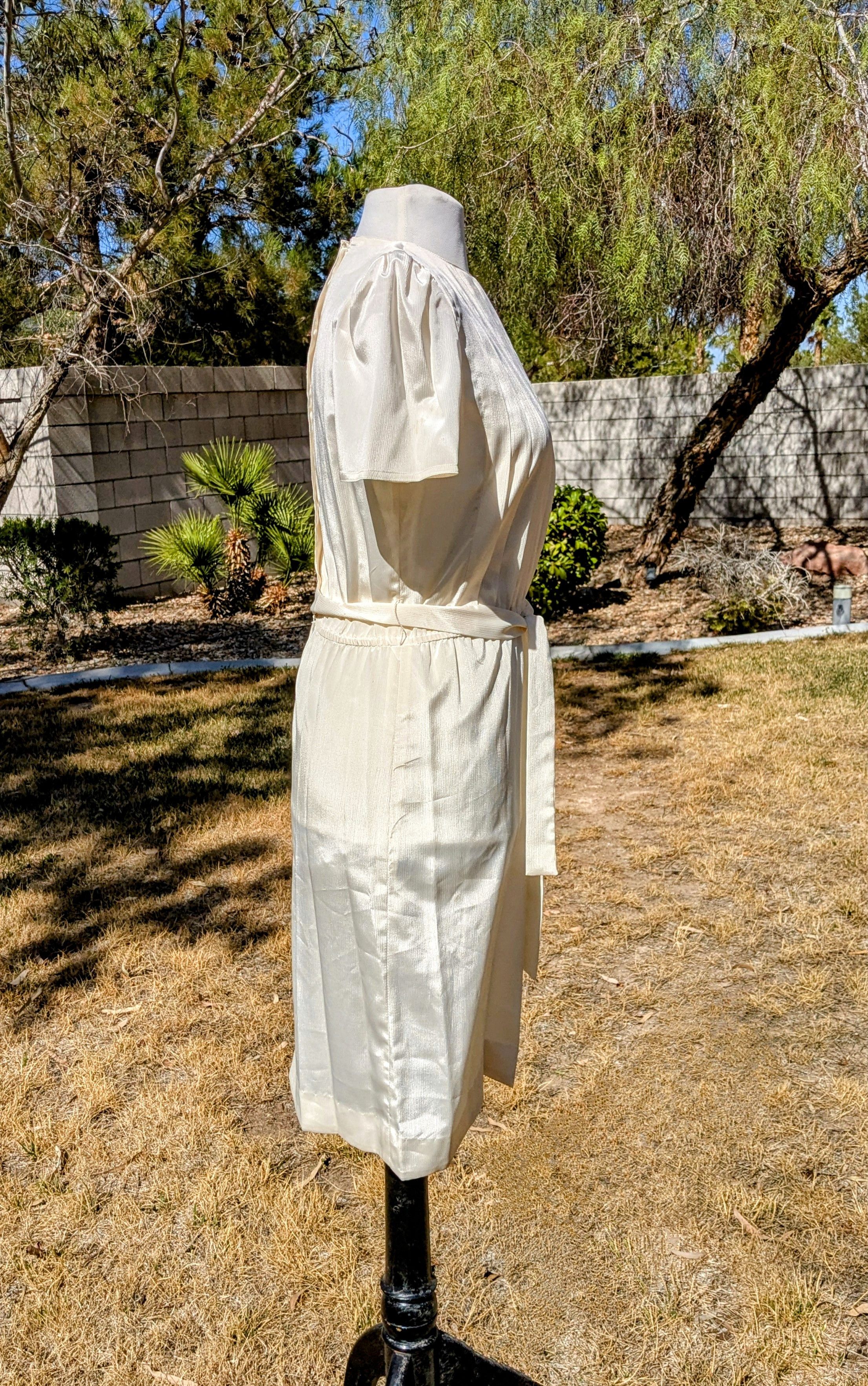 Adrianna Papell VTG 1980s Adrianna Papell Petite Shiny Oyster Lattice Dress Size M / US 6-8 / IT 42-44 - 3 Thumbnail