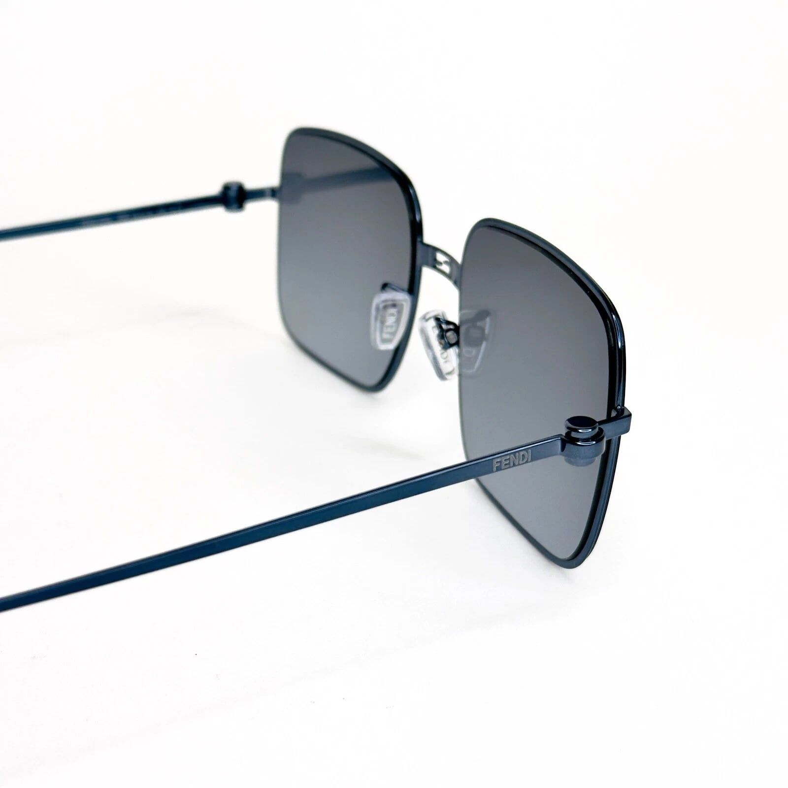 Fendi FENDI BAGUETTE 40123 Navy Fashion Sunglasses FE40123U 90P Size ONE SIZE - 8 Thumbnail