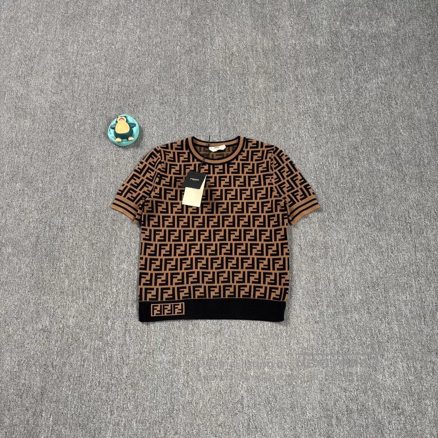 Fendi Fendi Monogram Short Sleeve Knit. Size S / US 4 / IT 40 - 1 Thumbnail