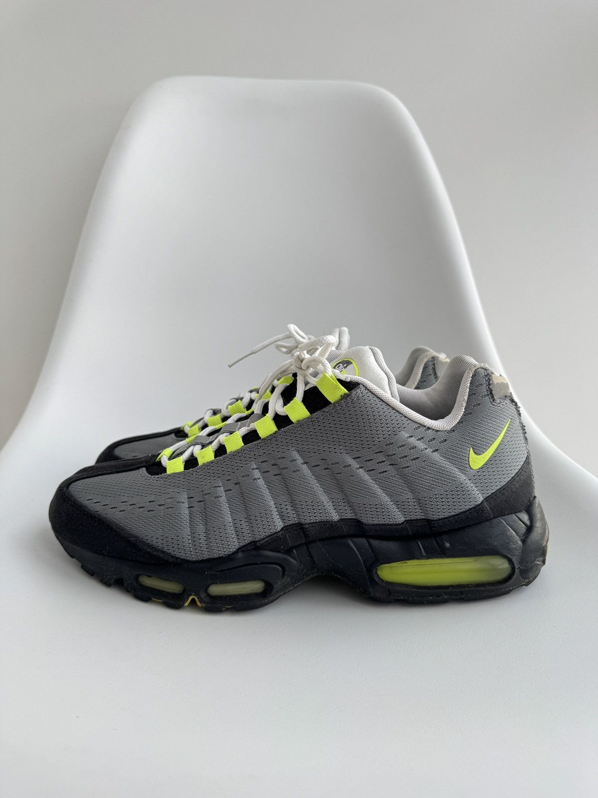 Nike Nike Air Max 95 Neon 2012 Size US 11 / EU 44 - 7 Thumbnail