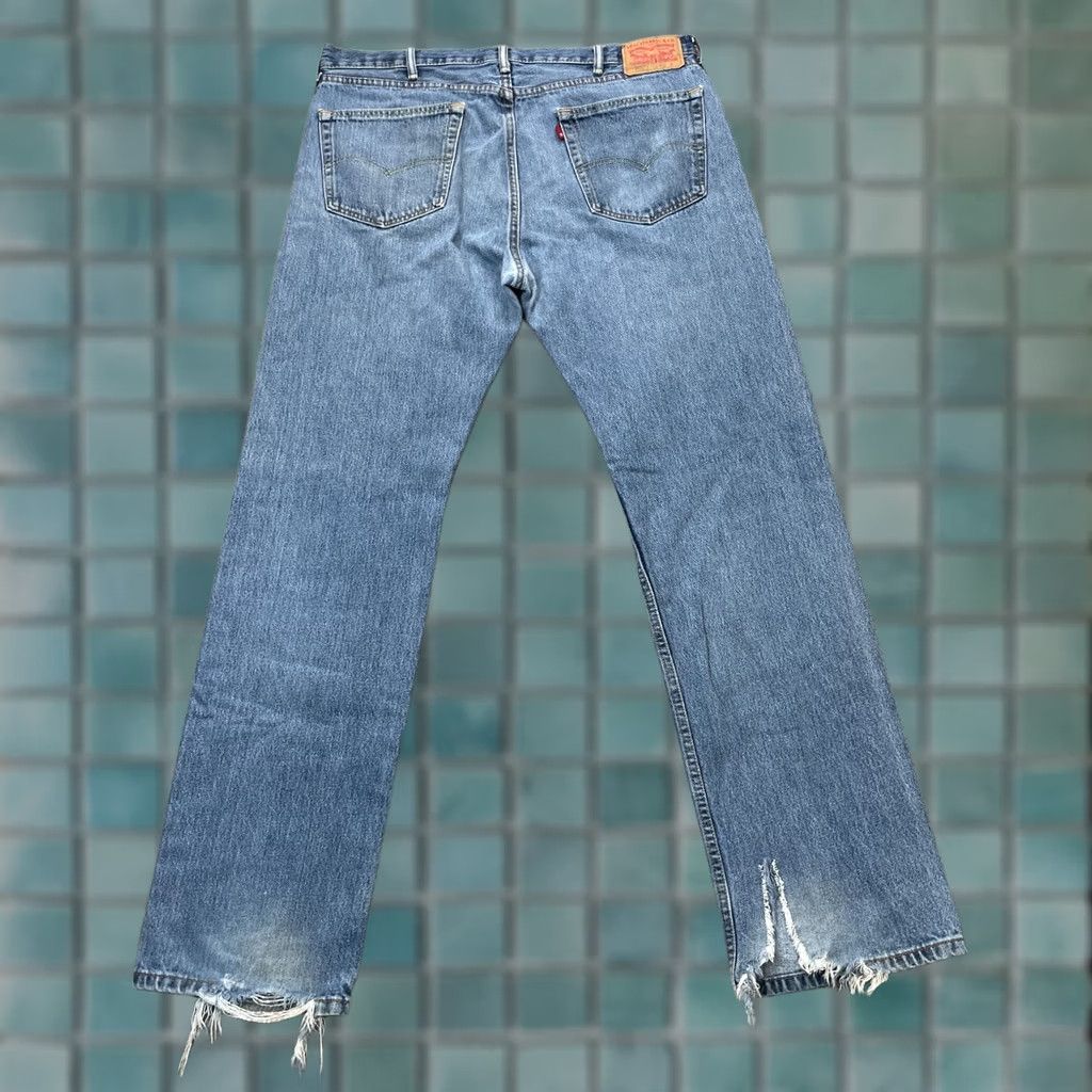 Levi's Levis 505 Jeans Mens 40x35 Blue Distressed Regular Straight Denim Cotton 5-Pocket Button Zipper Jeans Size US 40 / EU 56 - 1 Thumbnail