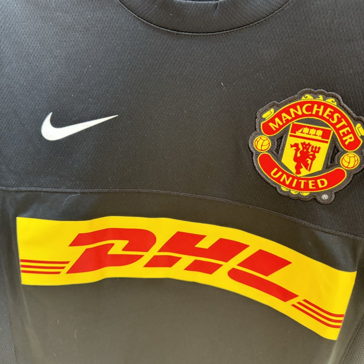 Nike Manchester united 12/13 training shirt (bnwt) Size US L / EU 52-54 / 3 - 3 Thumbnail