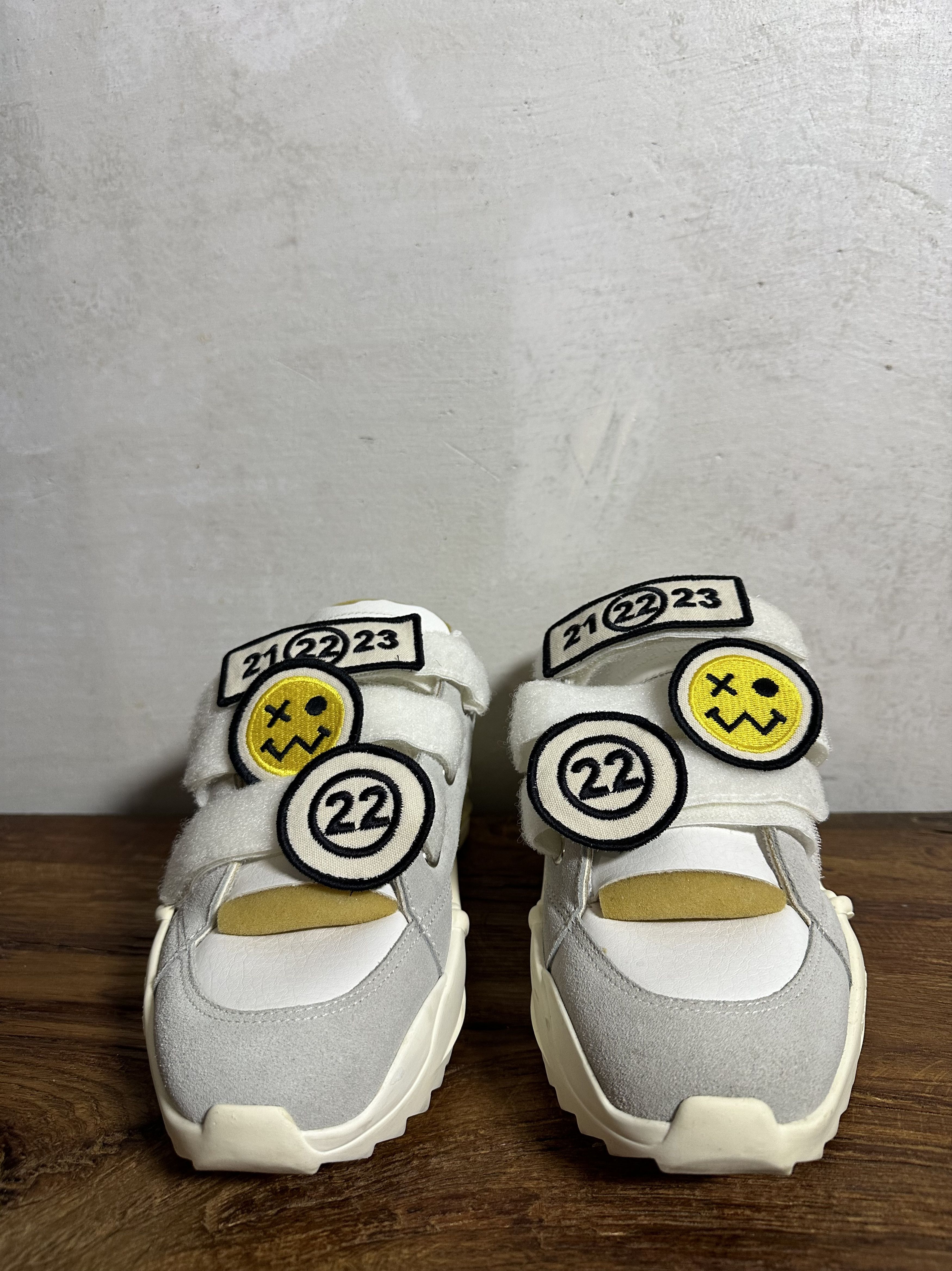 Maison Margiela Maison Margiela New Retro Fit Emoji Sneakers In White Size US 7 / EU 40 - 8 Thumbnail
