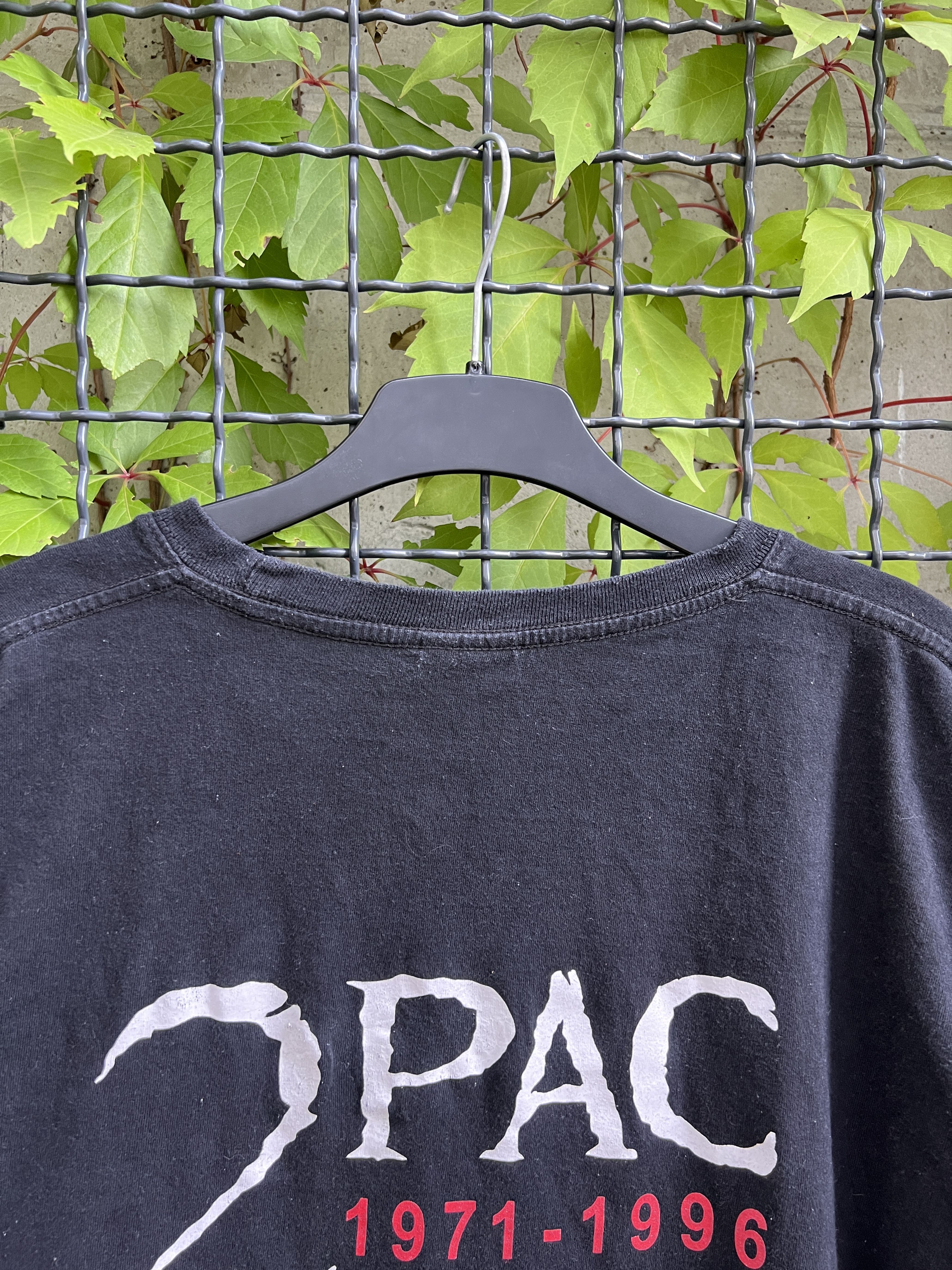 Band Tees × Rap Tees × Vintage Vintage 2Pac 1971-1996 Vintage Memorial Rap T-shirt Size US XL / EU 56 / 4 - 10 Thumbnail