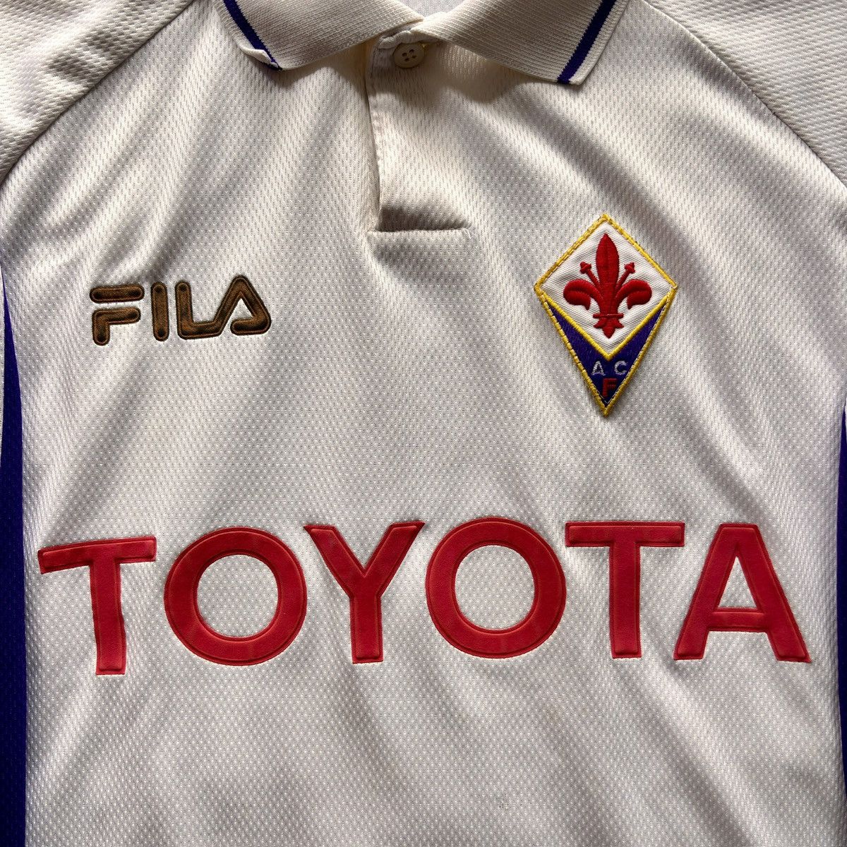 Fila Fiorentina Away Player Issue 1999-00 Batistuta #9 Size US M / EU 48-50 / 2 - 4 Thumbnail