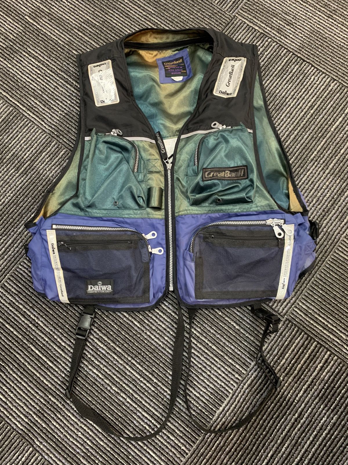DAIWA Rare Design Vintage Brand Daiwa Greatbanff Fishing Vest 90s Size US L / EU 52-54 / 3 - 1 Thumbnail