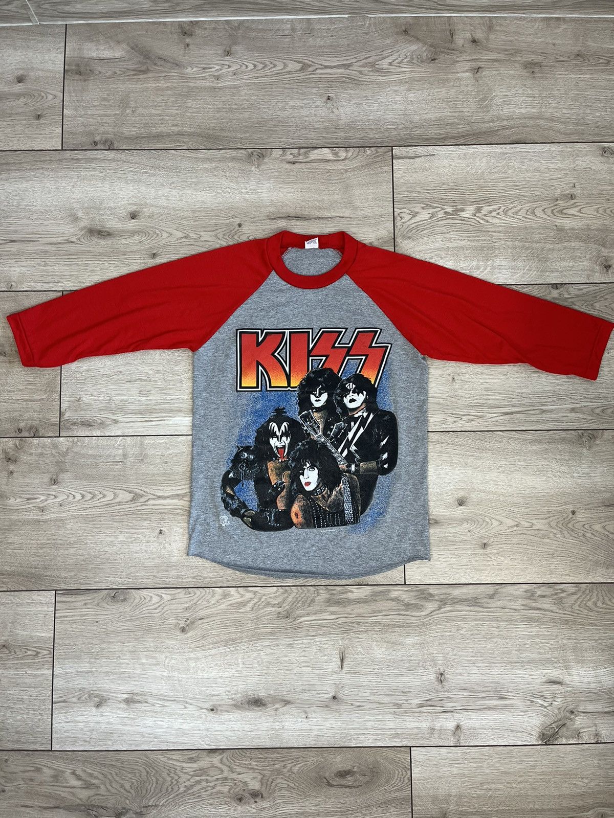 Band Tees × KISS × Vintage Vintage 1983 KISS band 3/4 t shirt single stitched raglan Size US S / EU 44-46 / 1 - 2 Thumbnail