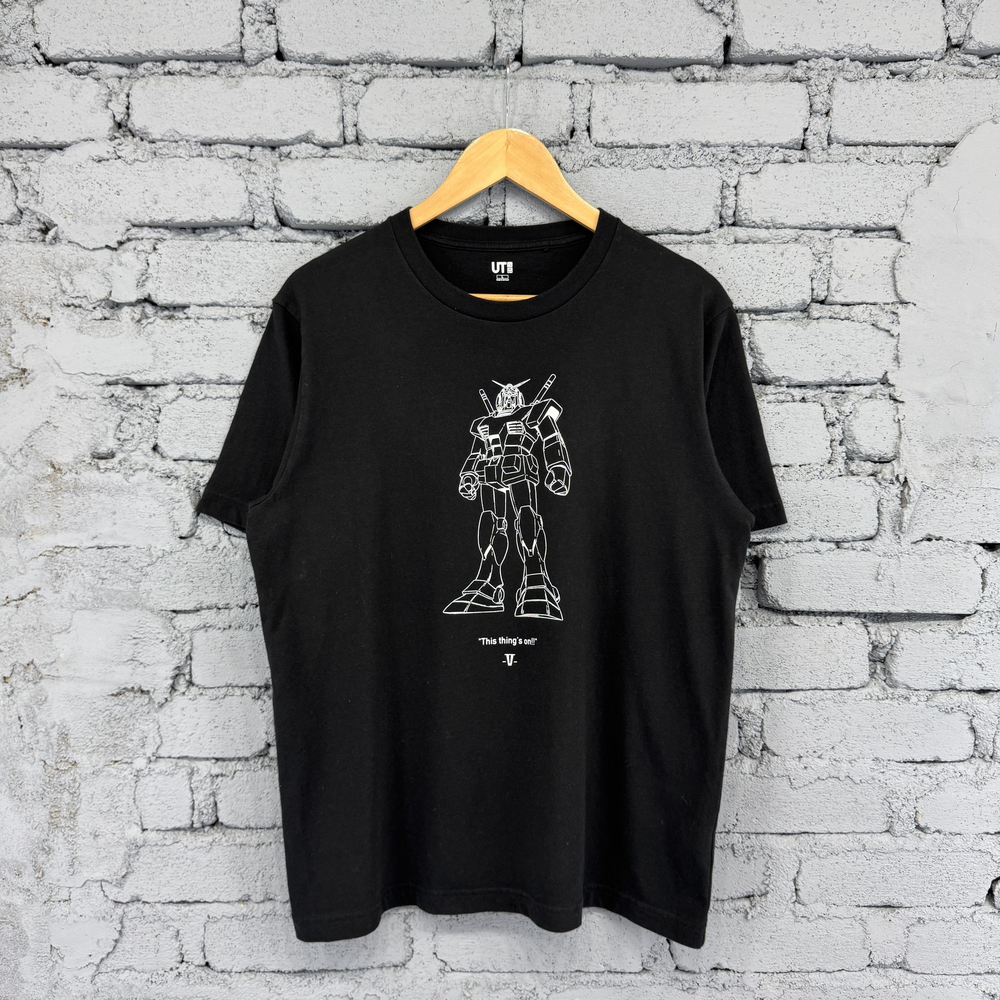 Anime Uniqlo Mobile Suit Gundam Series Tshirt Size US L / EU 52-54 / 3 - 1 Thumbnail