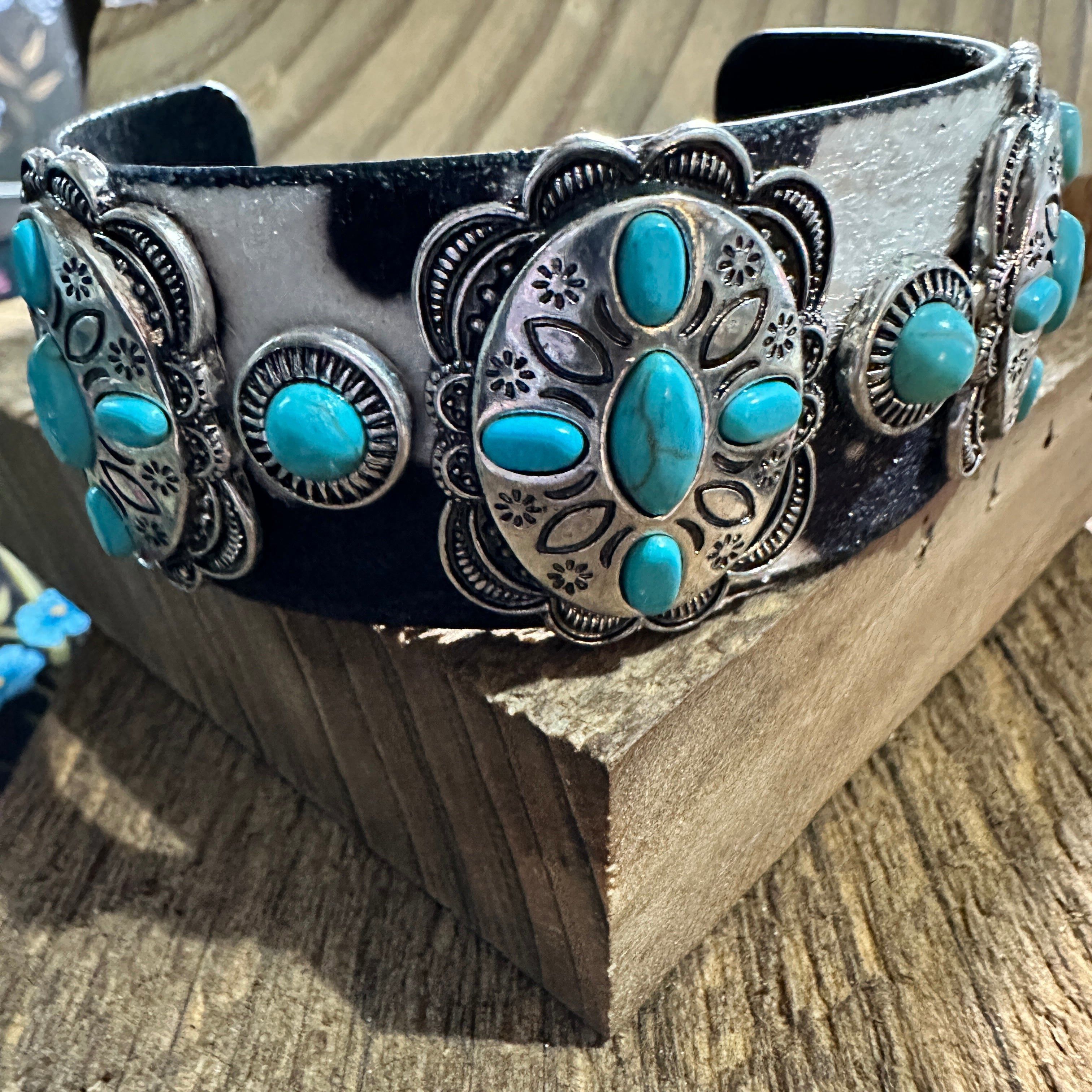 Other Western Concho Cowhide Hair Cuff Stylish Accessory for Uniqu Size ONE SIZE - 2 Thumbnail