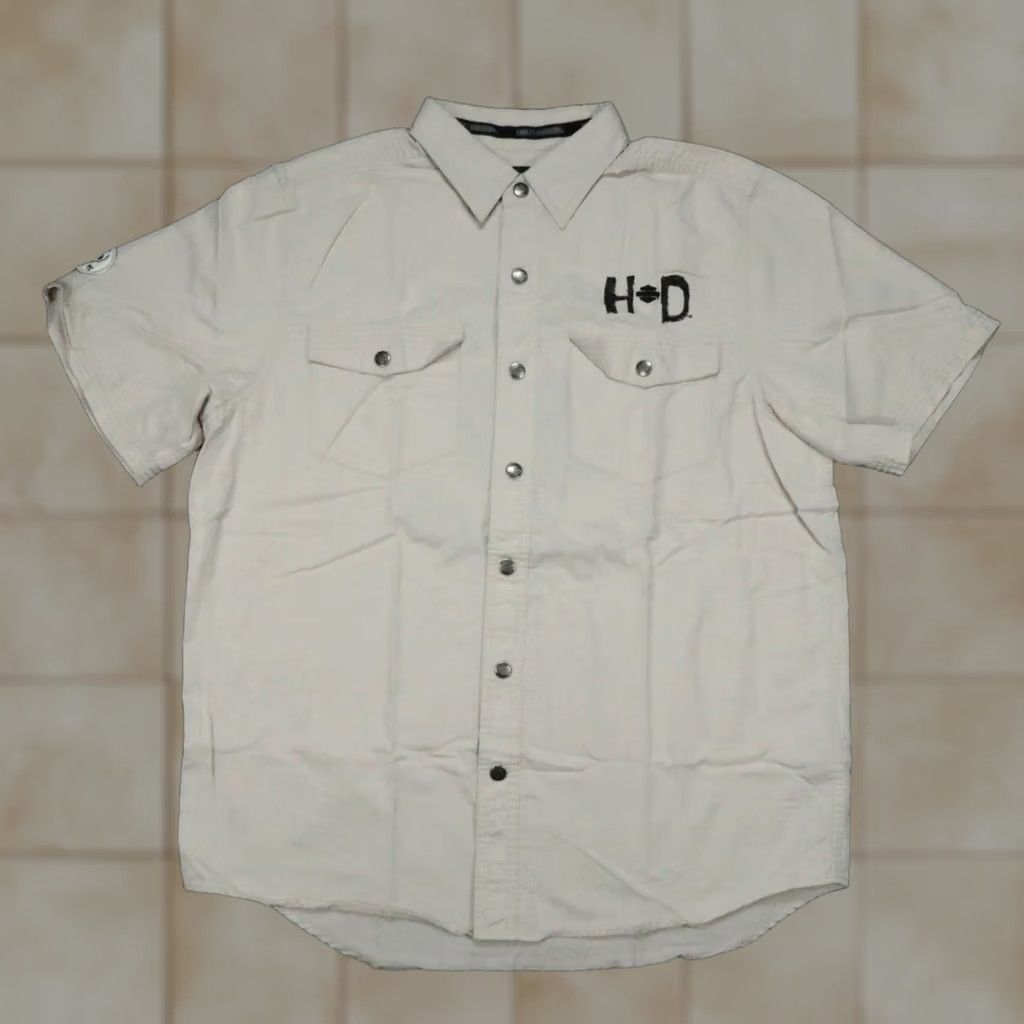 Harley Davidson Harley-Davidson Shirt Mens Large Stone Beige Short Sleeve Snap Bar Shield Embroidered Button-Up Clothing Casual Travel Workwear Regular Fit Pocketed Size US L / EU 52-54 / 3 - 1 Thumbnail