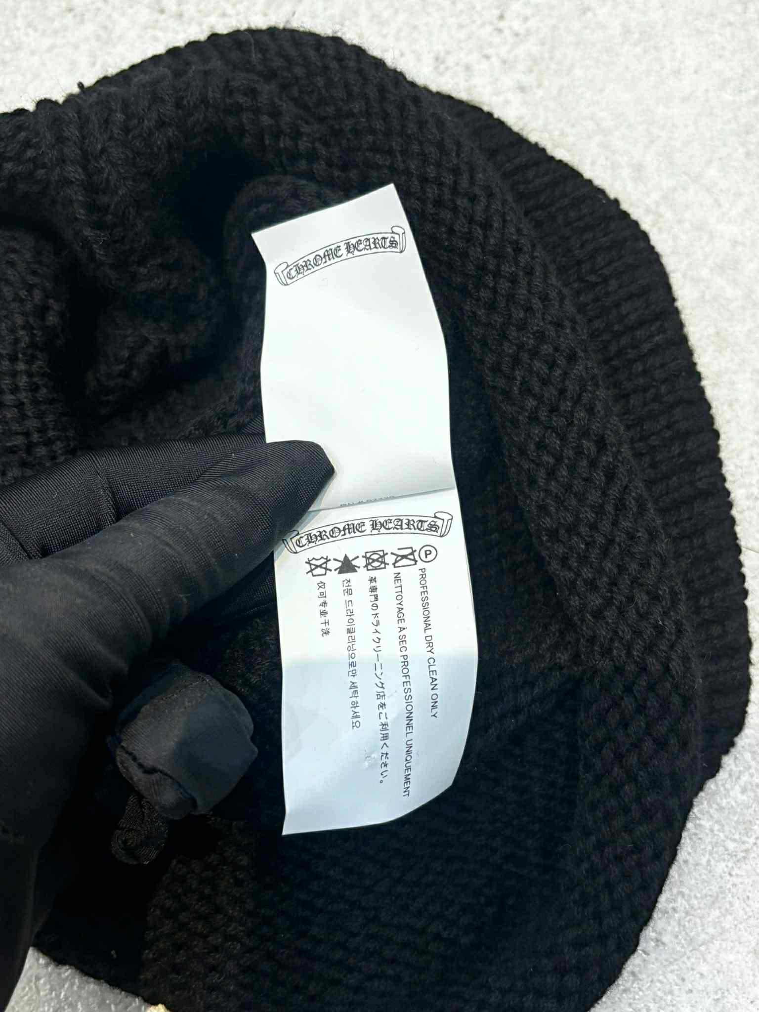 Chrome Hearts BLACK AND WHITE LOGO CHROME HEARTS BEANIE Size ONE SIZE - 9 Thumbnail