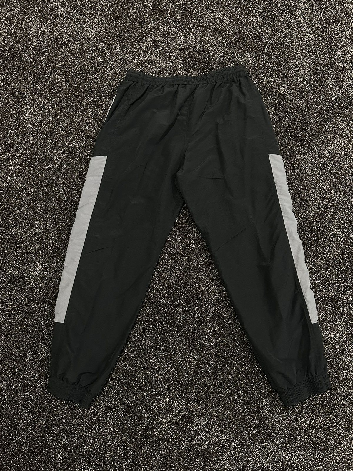 Balenciaga Balenciaga Unifit Sporty B Logo Track Black Nylon Pants Size US 34 / EU 50 - 12 Thumbnail