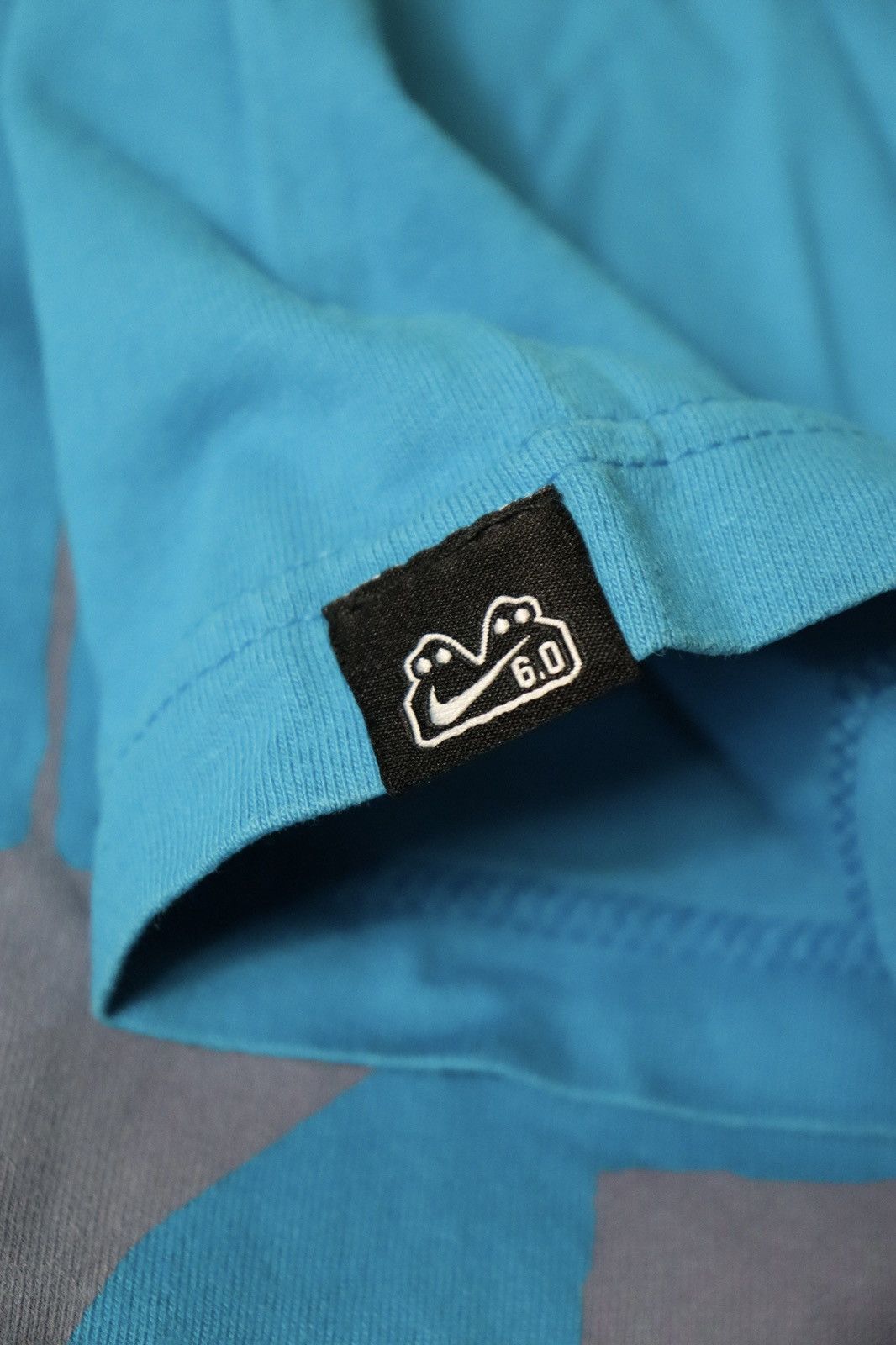 Nike Nike 6.0 Y2K Blue Graphic Tee Vintage 2000s Rare Streetwear Size US M / EU 48-50 / 2 - 7 Thumbnail