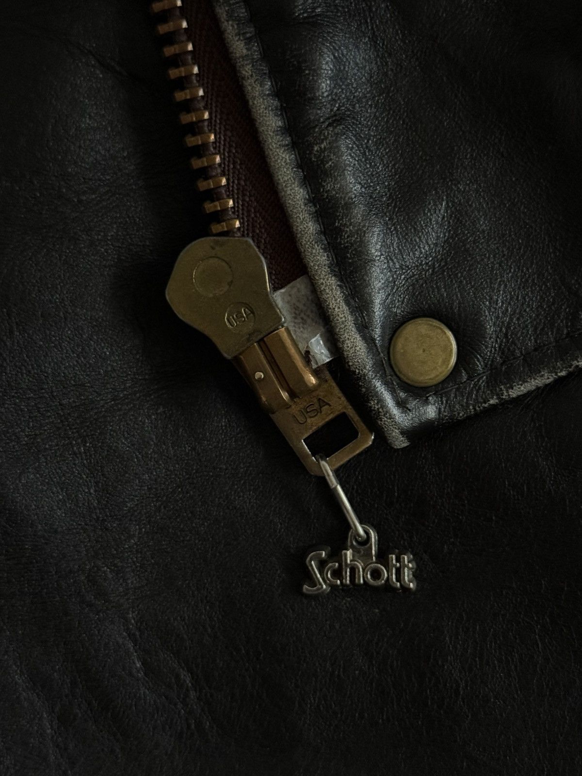 Schott Vintage Schott Black Heavyweight Leather A-2 Bomber Jacket Size US L / EU 52-54 / 3 - 7 Thumbnail