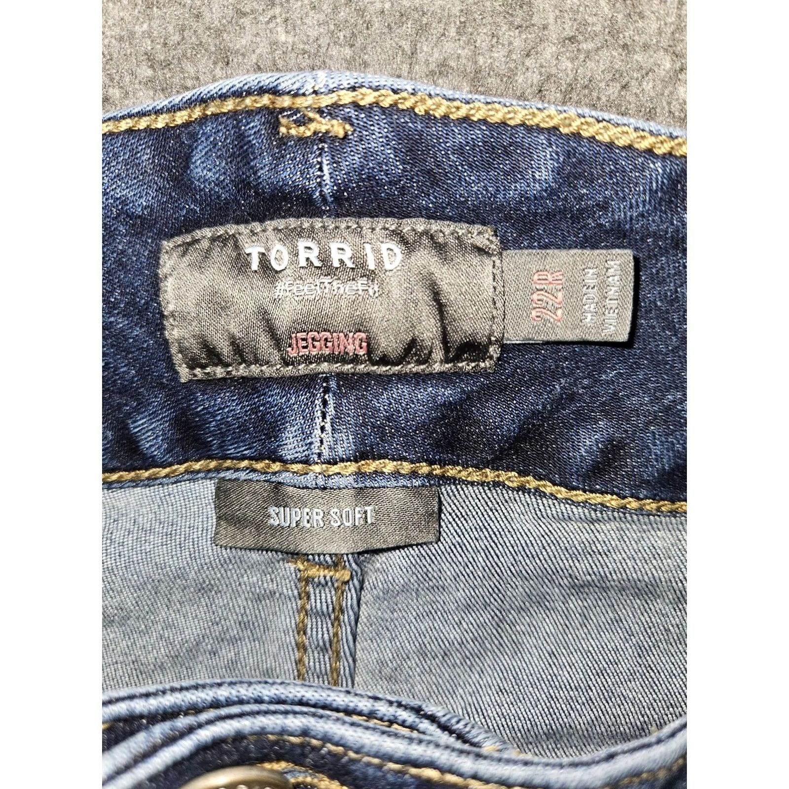 Torrid Torrid Jeans Womens 22R Jegging Dark Wash Blue High Rise Distressed Stretch Denim Jeans Slim Jegging Size 40" / US 18 - 2 Thumbnail