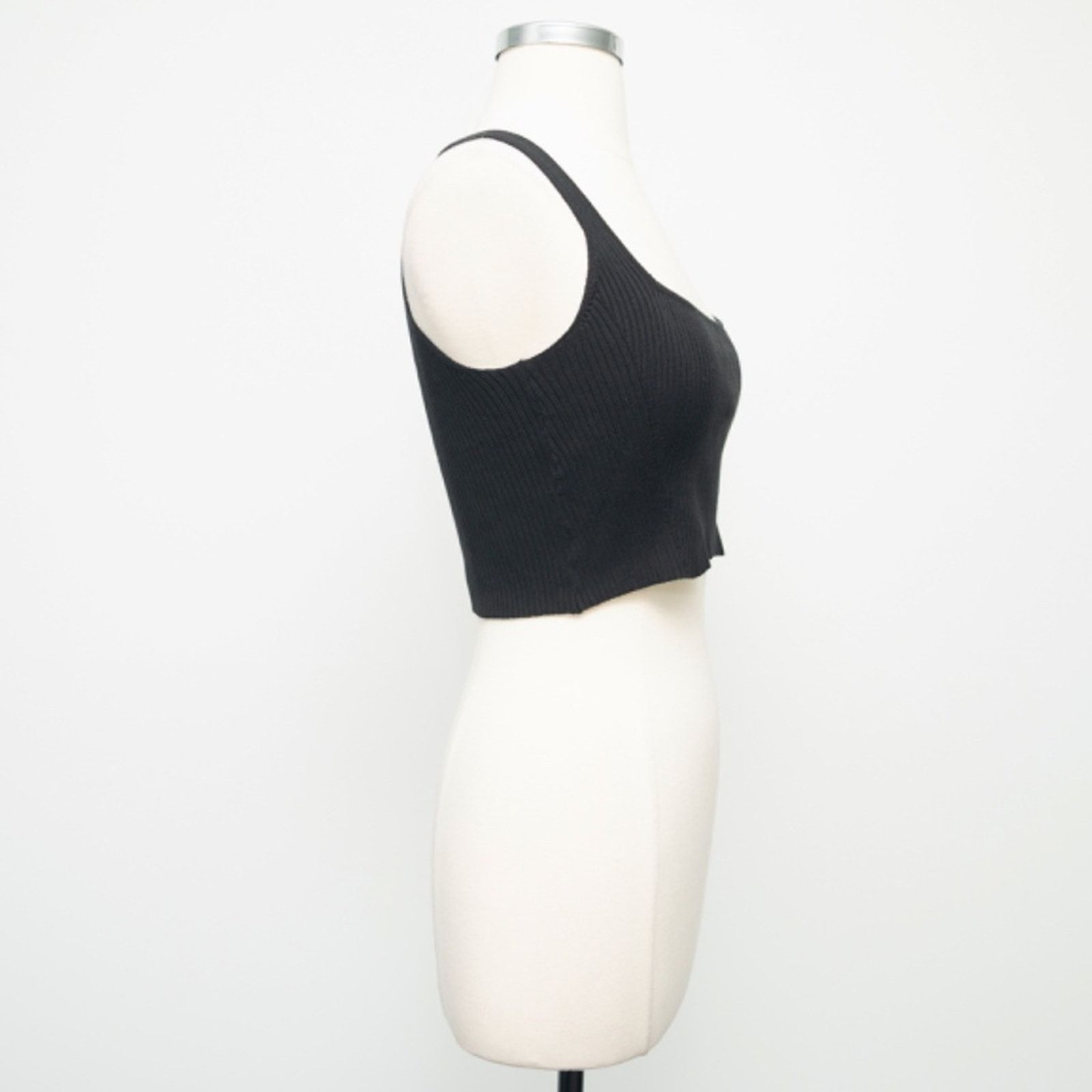 Designer Lita by Ciara. True Rib Crop Top. Size S / US 4 / IT 40 - 2 Thumbnail
