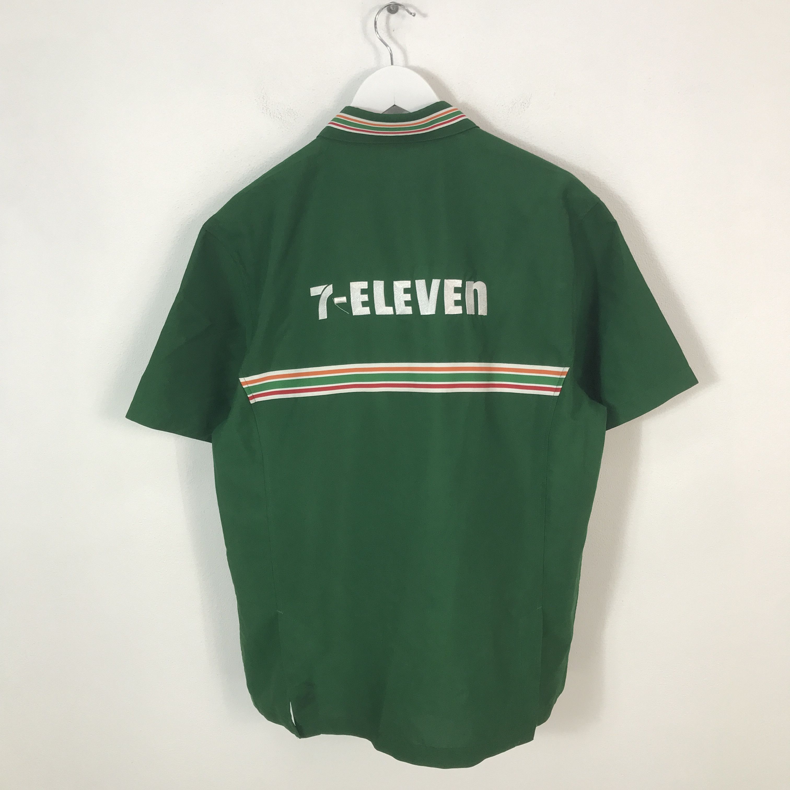 Other 7-eleven Embroidery Logo Worker Japan jacket Size US L / EU 52-54 / 3 - 1 Thumbnail