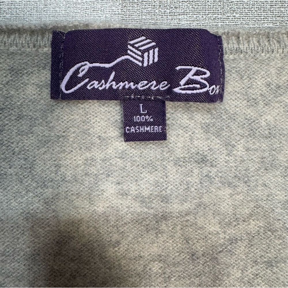Other Cashmere Box 100% Cashmere Light Grey V-Neck Sweater Size L Size L / US 10 / IT 46 - 6 Thumbnail
