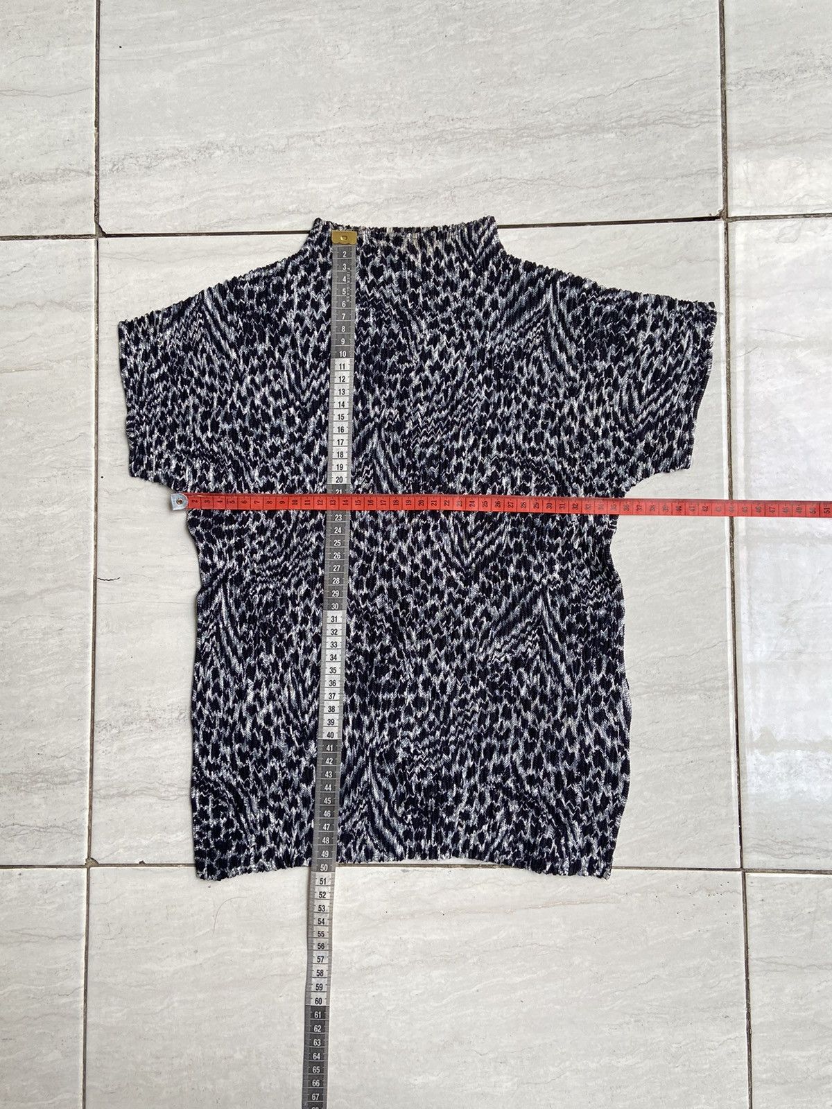 Designer × Japanese Brand VINVERT Black Pleats T-Shirt Size XXS / US 00 / IT 34 - 2 Thumbnail