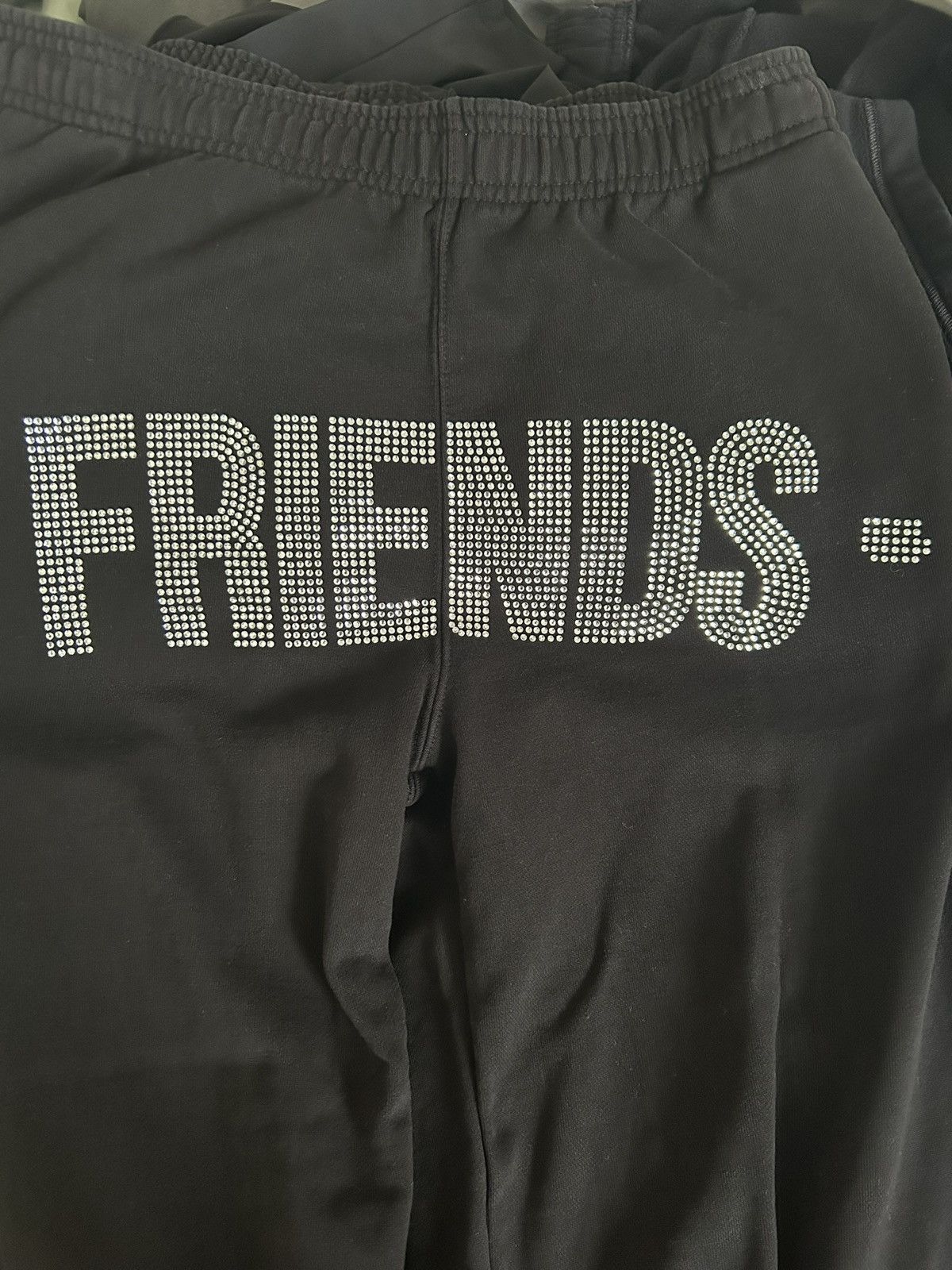 Vlone Vlone “friends” rhinestone sweatpants size S Size US 32 / EU 48 - 7 Thumbnail