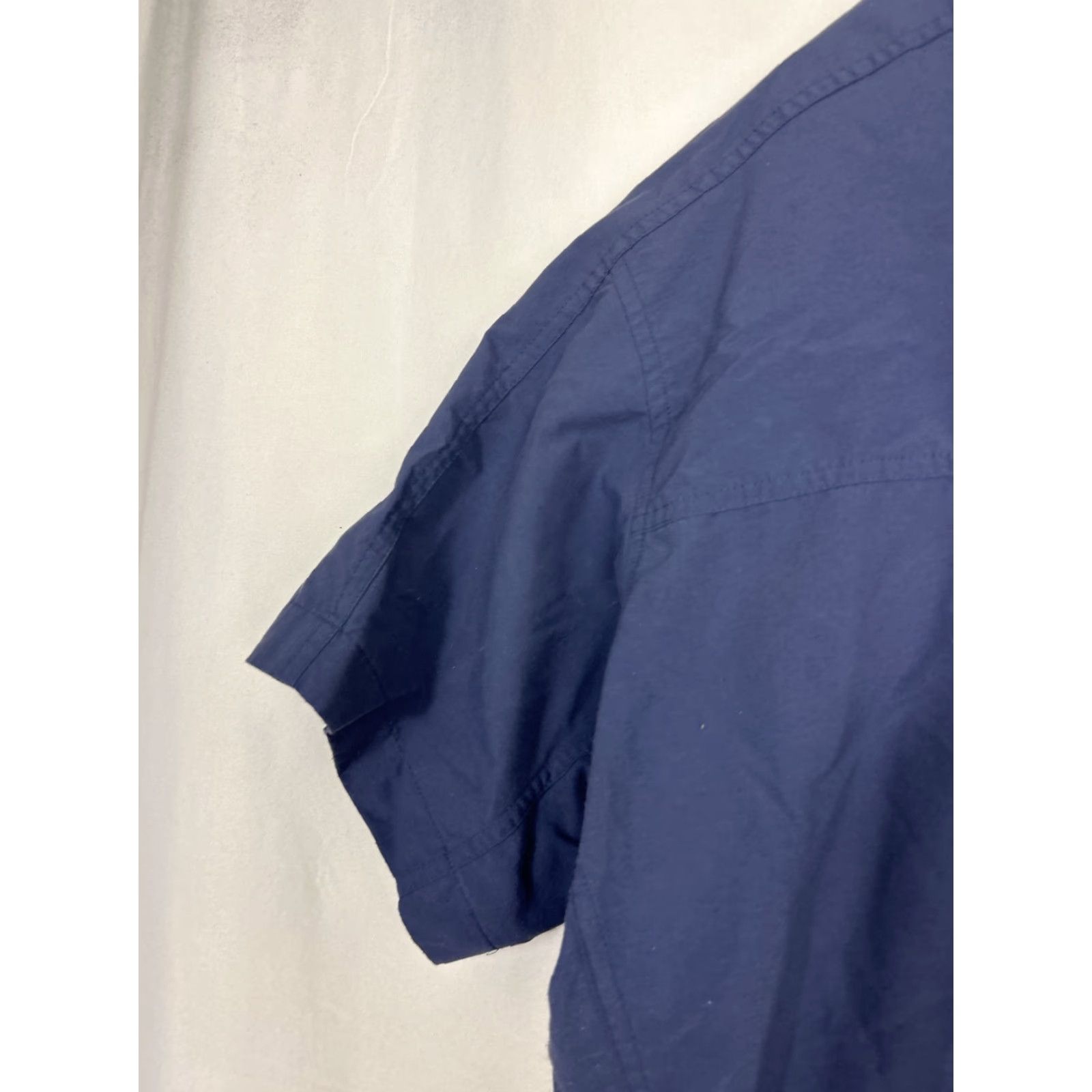 Mountain Hardwear VINTAGE Mountain Hardwear Shirt Button-Up Short Sleeve Mens L Blue Nylon Pin Hole Size US L / EU 52-54 / 3 - 2 Thumbnail