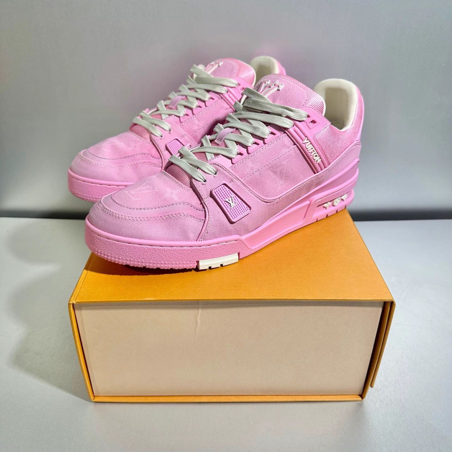 Louis Vuitton Louis Vuitton Trainer 25 New Pink Denim 9/43 Mint Size US 9 / EU 42 - 9 Thumbnail