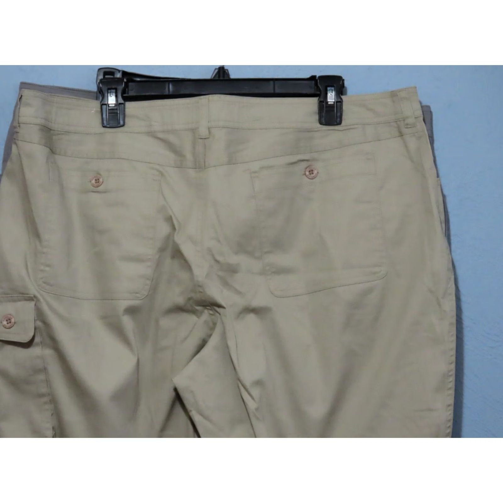 Vintage Cabela'S Pants Womens 20 Gray Lot Women Capri Cargo Khaki NWOT Size 42" / US 20 - 7 Thumbnail