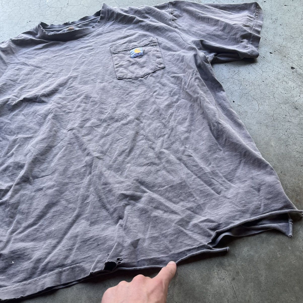Carhartt × Vintage Thrashed Carhartt Tee Size US XL / EU 56 / 4 - 4 Thumbnail