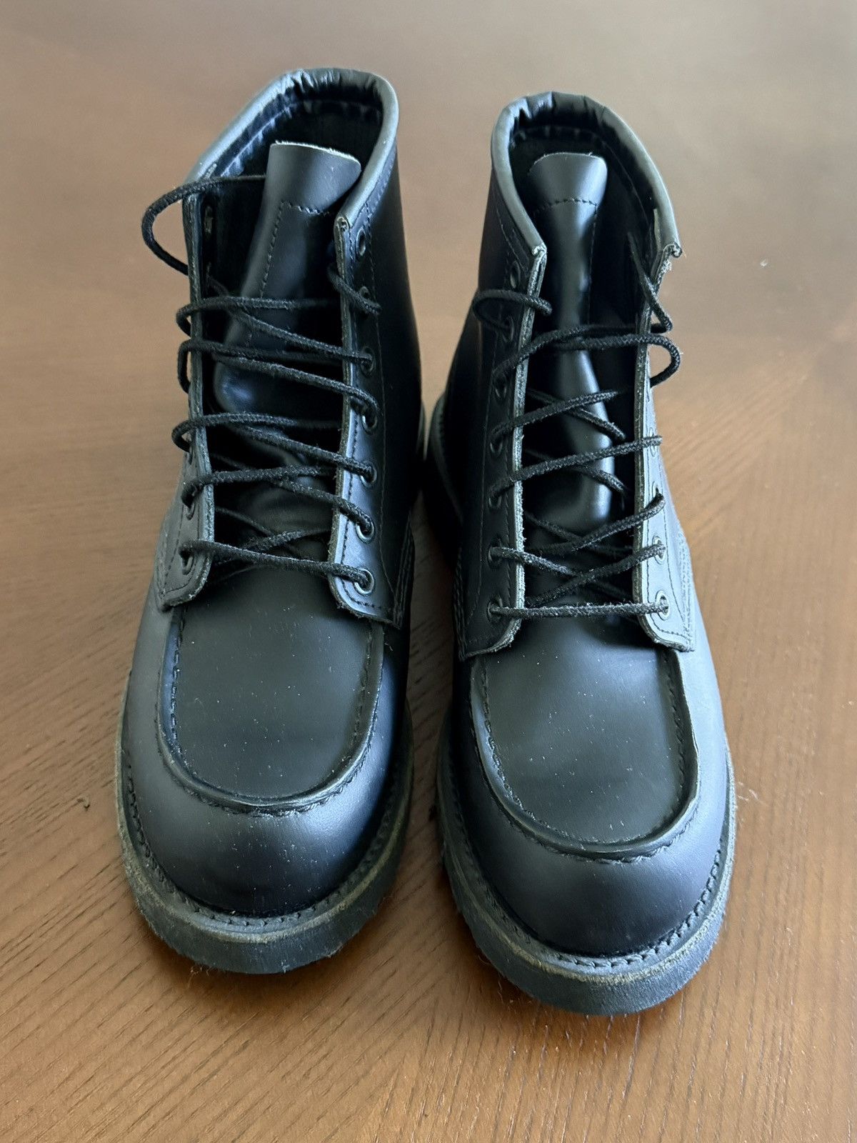 Red Wing Red Wing Classic Moc 8137 All Black Size US 8 / EU 41 - 1 Thumbnail